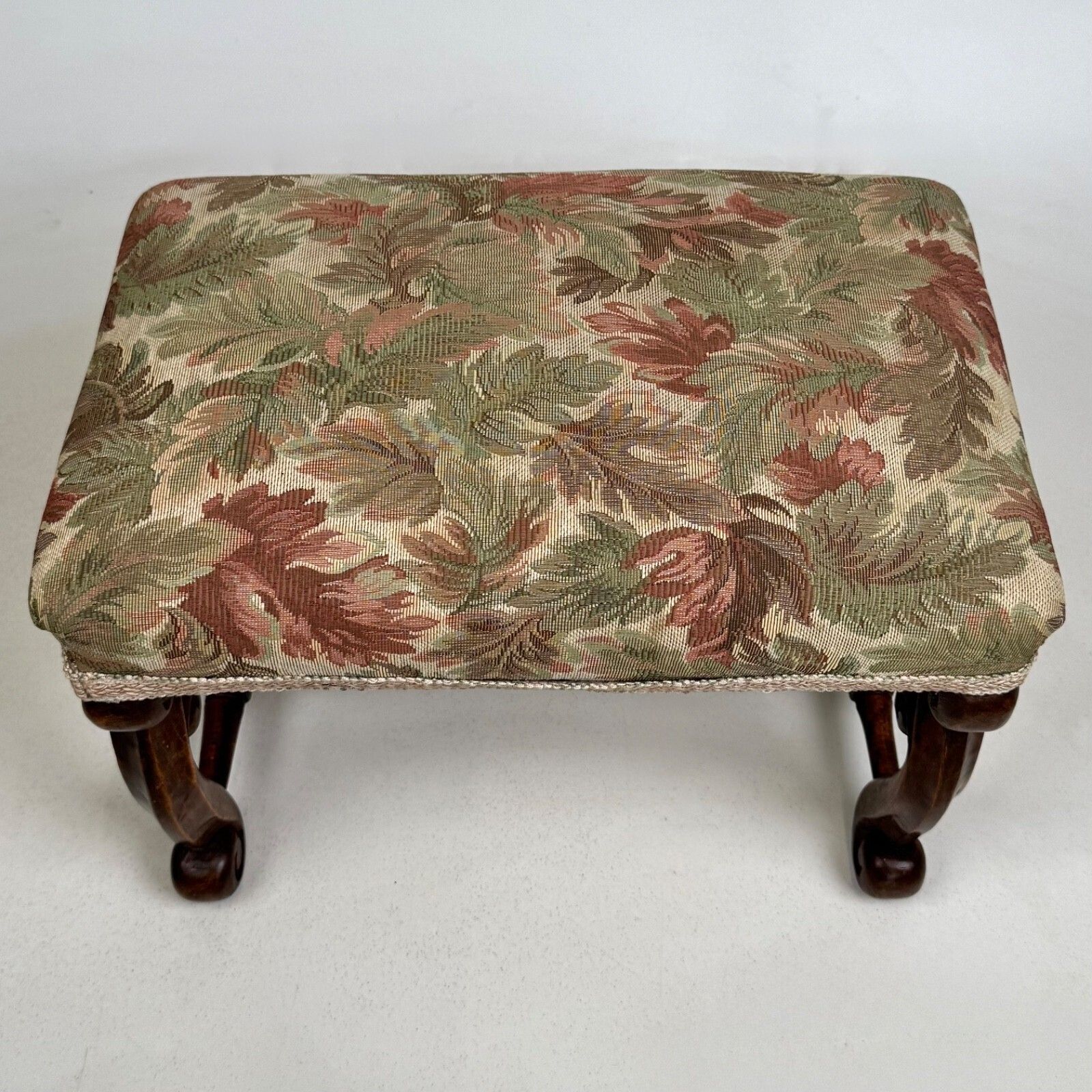 photo furniture Antique 20th Century Edwardian Tapestry Stool In Walnut ( Af 5901 )