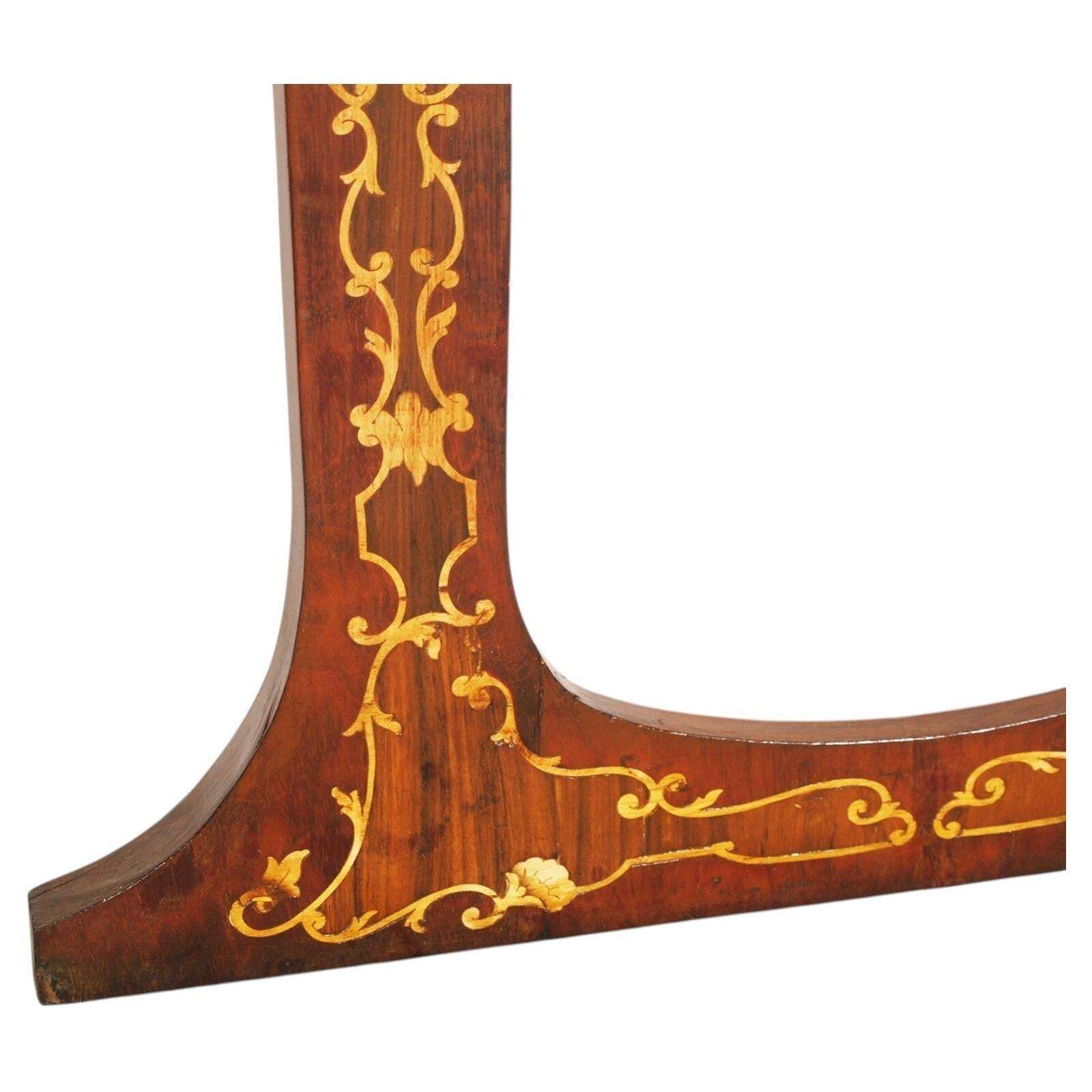 Venetiaanse ingelegde walnoten spiegel met rococo-marqueterie, Veneto, Italië photo for sale