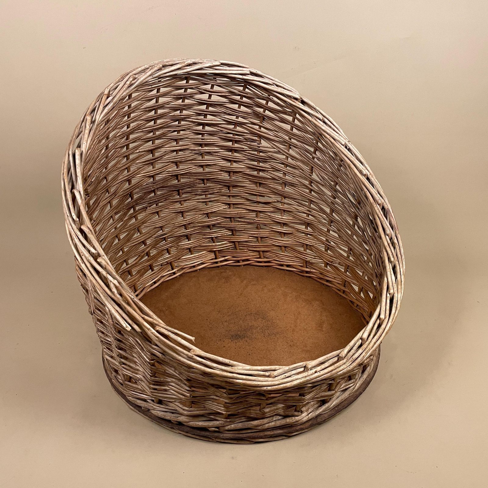 Vintage Wicker Willow Pet Basket Dog Cat Bed Rustic Handmade Farmhouse