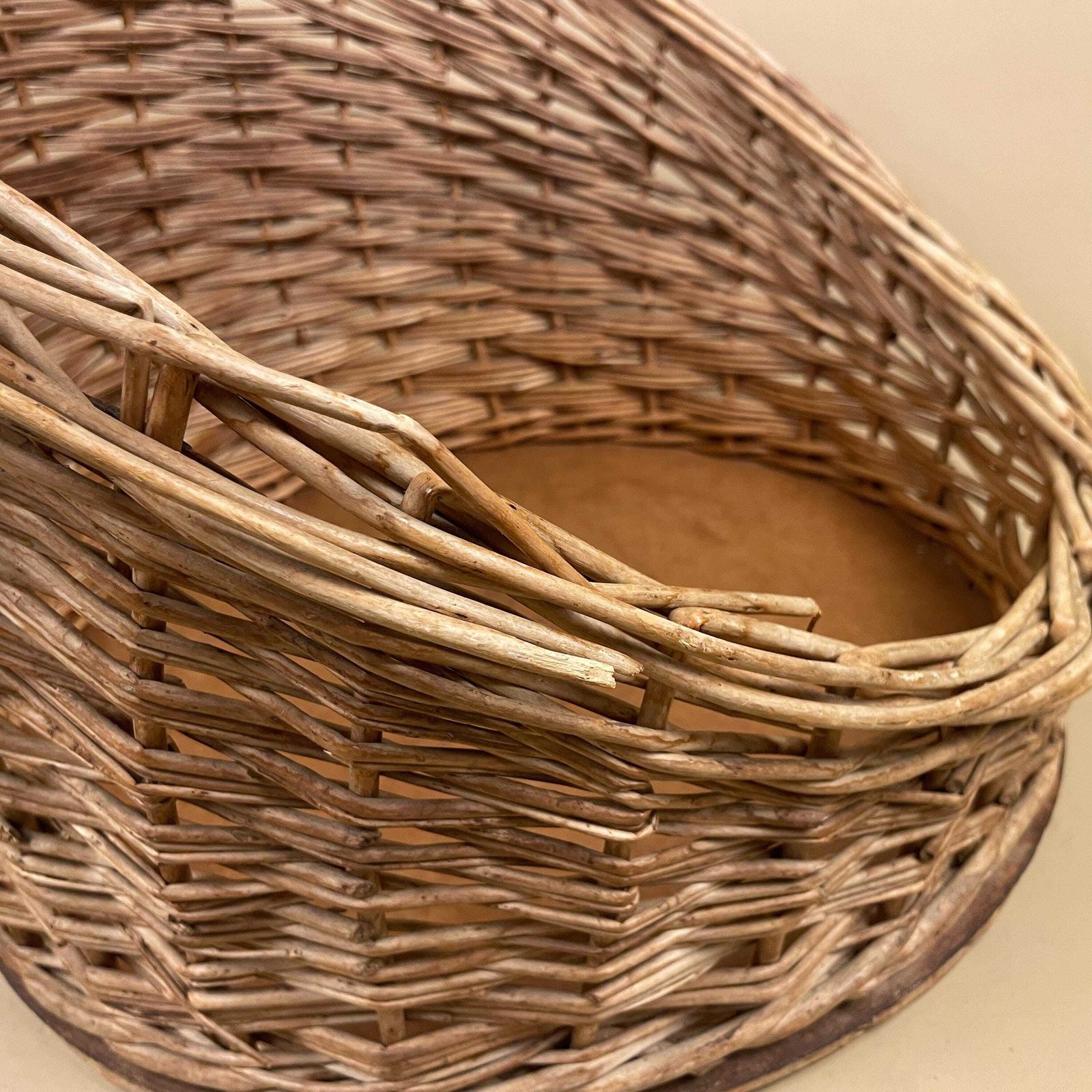 Vintage Wicker Willow Pet Basket Dog Cat Bed Rustic Handmade Farmhouse photo 65.0
