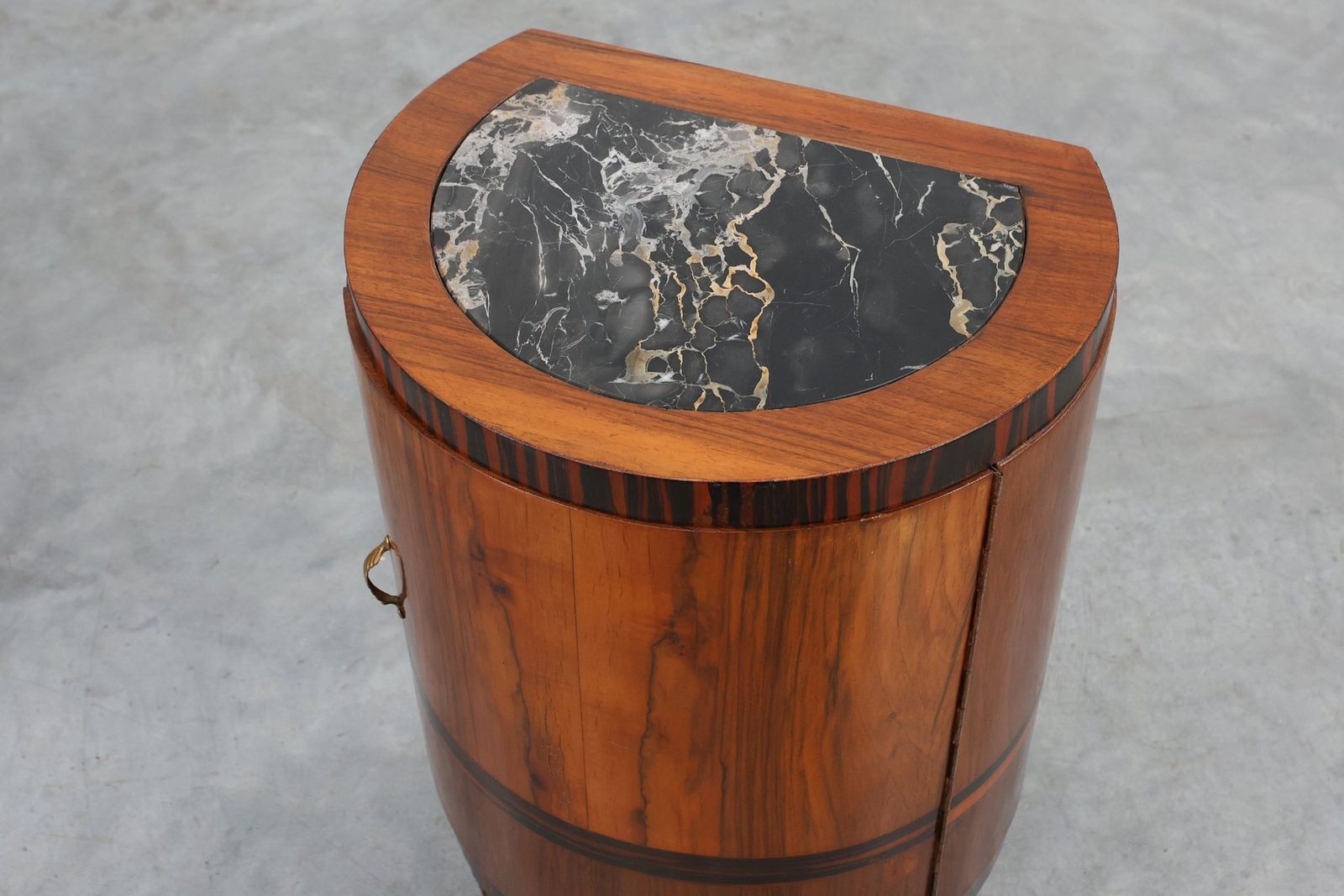 photo vintage Art Deco Walnut And Marble Nightstands, Italy, 1920s, Set Of 2