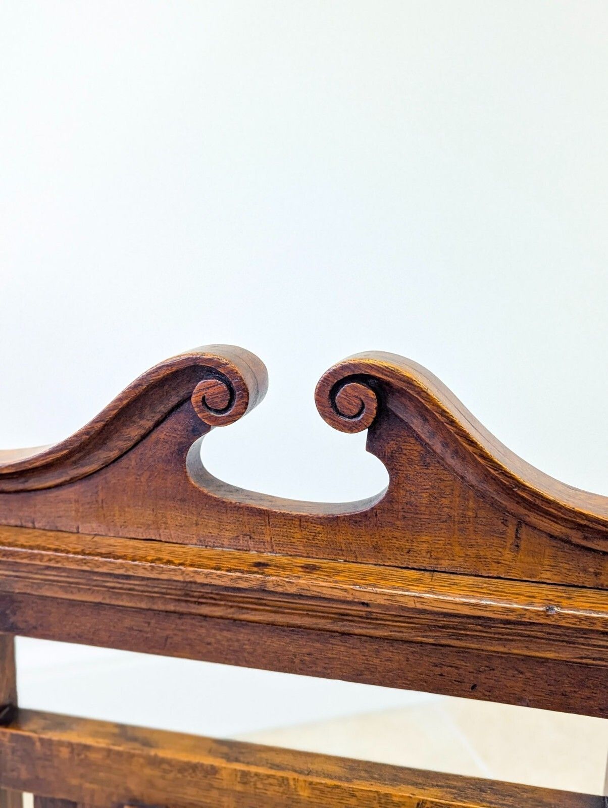 photo furniture Antique Victorian Oak Hall Chair C.1890