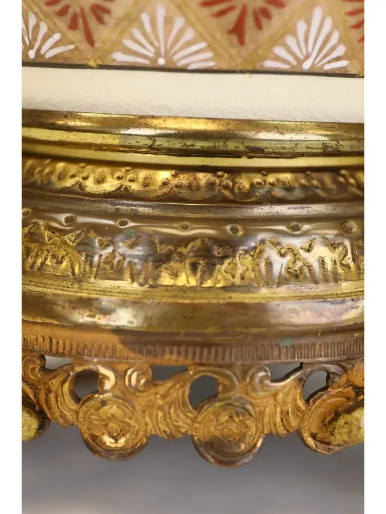 photo vintage Pair Of Large 19th Century Japanese Satsuma Table Lamps – Grand Gilt Bronze Ormolu Mounts
