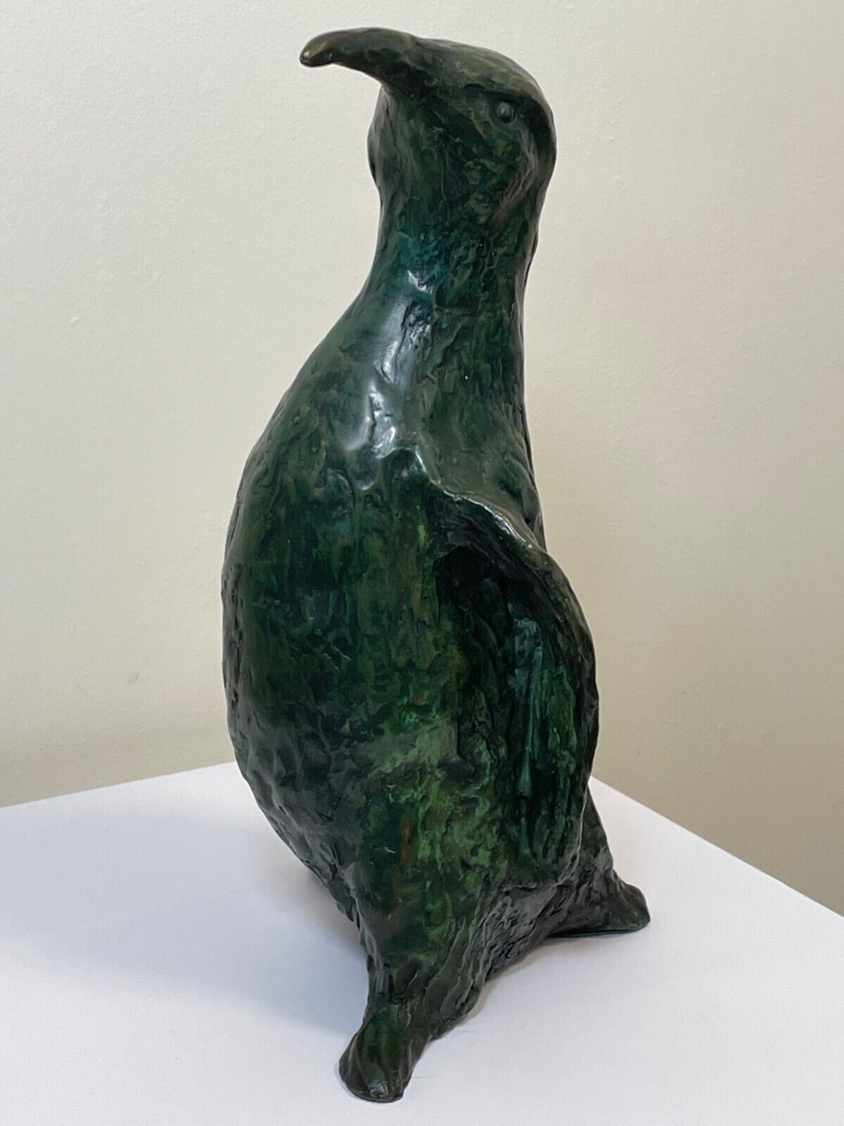 photo for sale Gepatineerd bronzen beeldje van een pinguïn