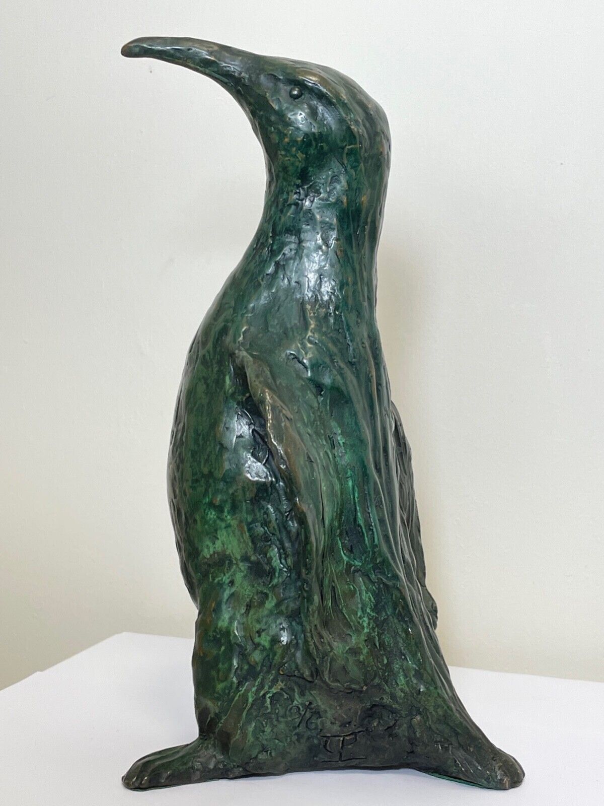 3800.0 Gepatineerd bronzen beeldje van een pinguïn photo