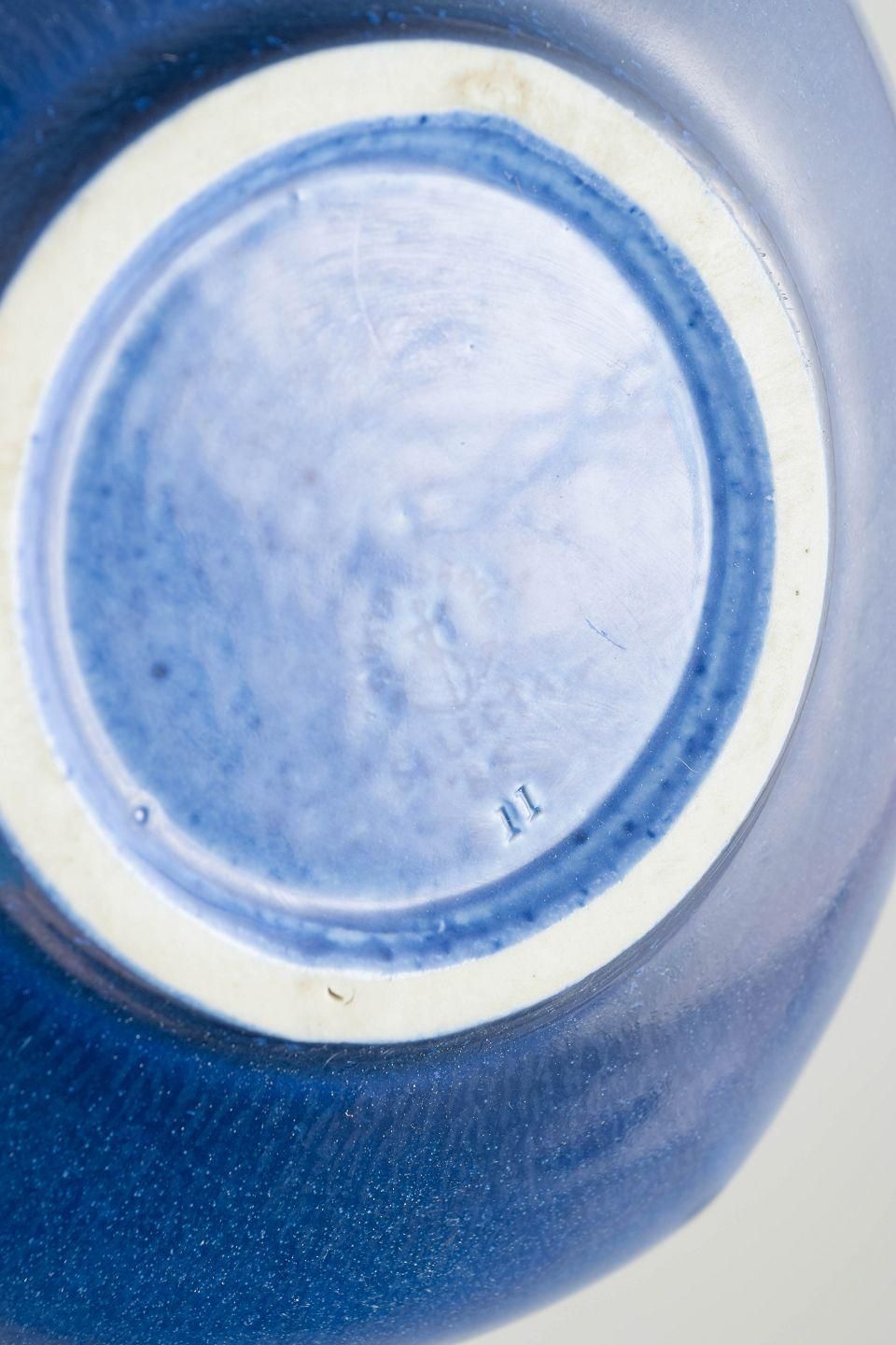 Berndt Friberg voor Gustavsberg. Stoneware kom met rijke blauwe glazuur. Jaren 1960/70 photo Woonaccessoires