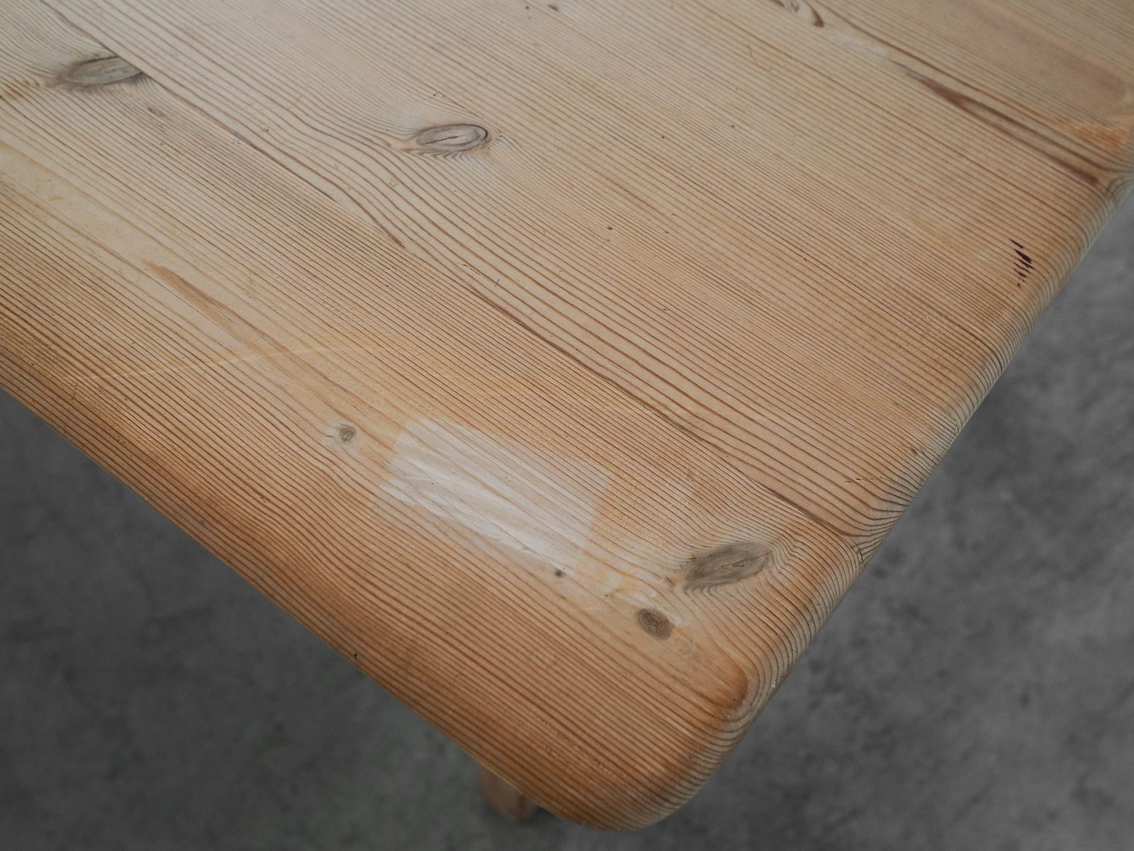 photo buy Grenen tafel, Deens design, jaren 1990, gemaakt in Denemarken.
