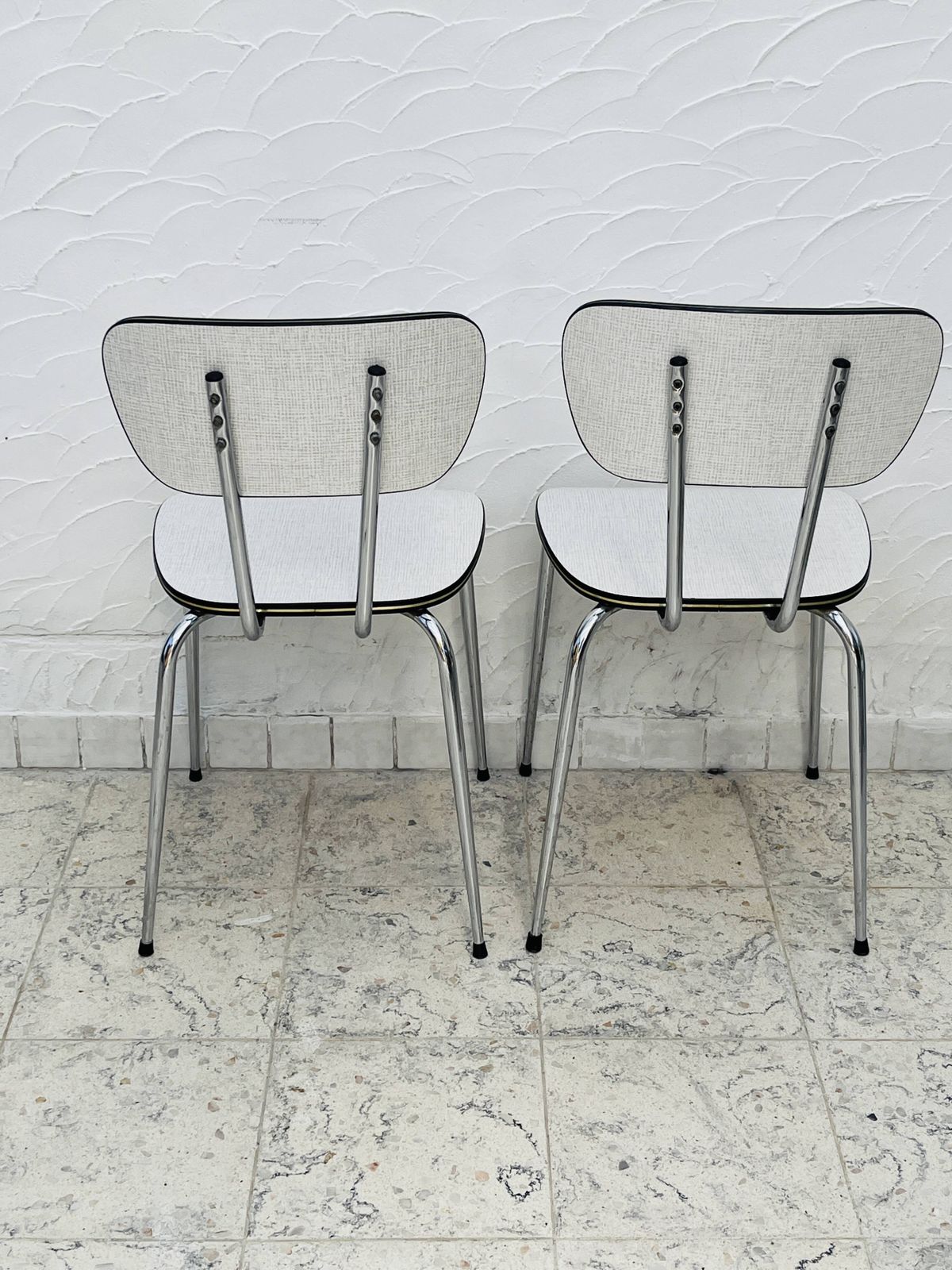 photo for sale Set van twee vintage stoelen in grijs en chroom Formica