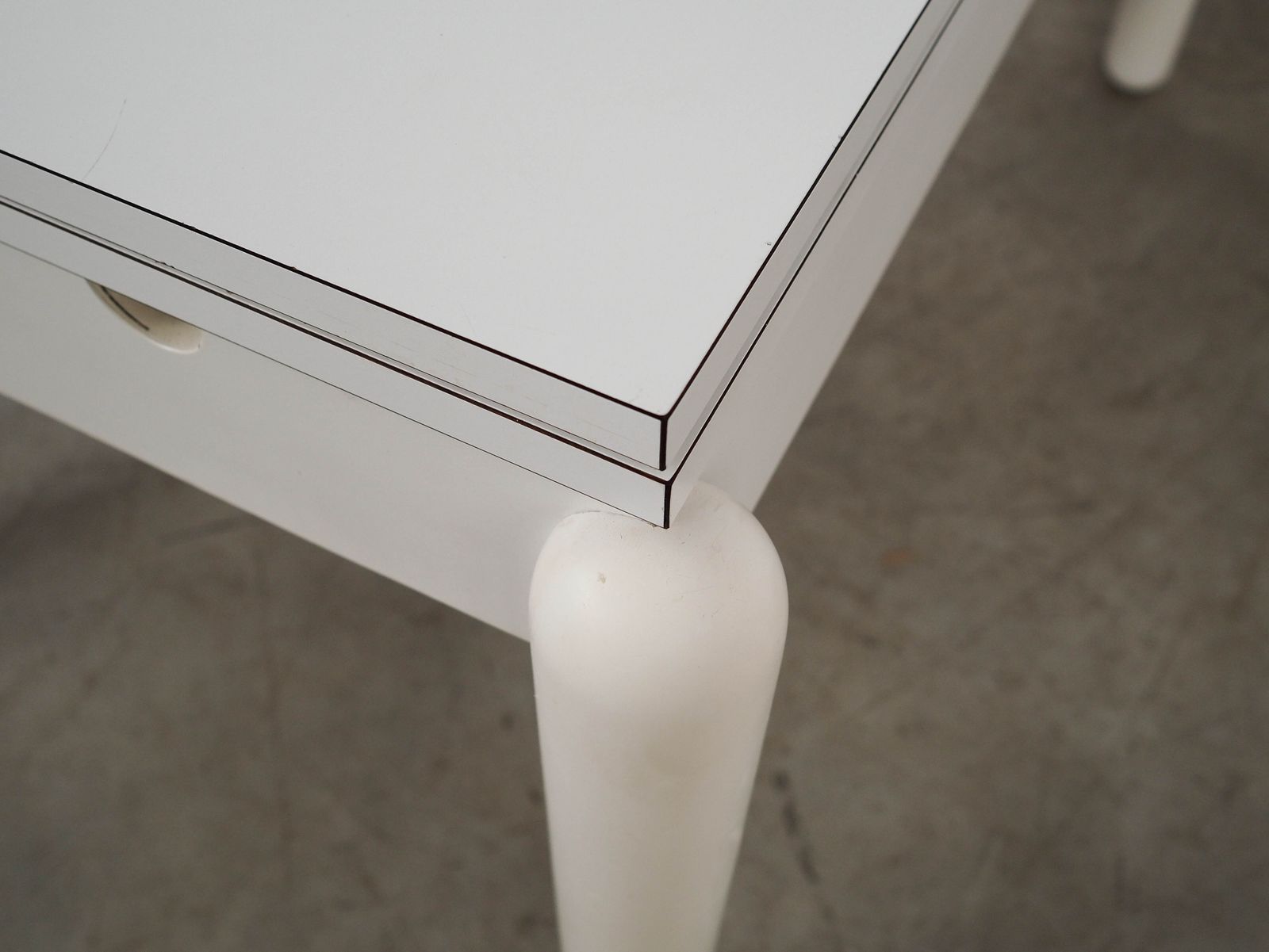 photo for sale Witte uitschuifbare tafel, Italiaans design, jaren 1980, Made In Italy