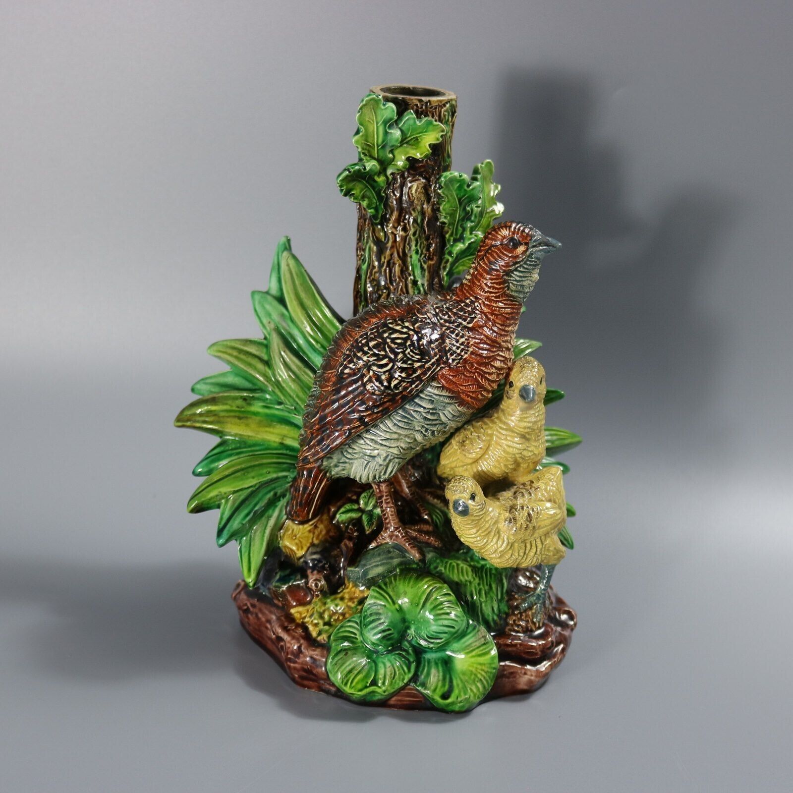 Hugo Lonitz Majolica Patrijs met Kuikens Kandelaarbasis