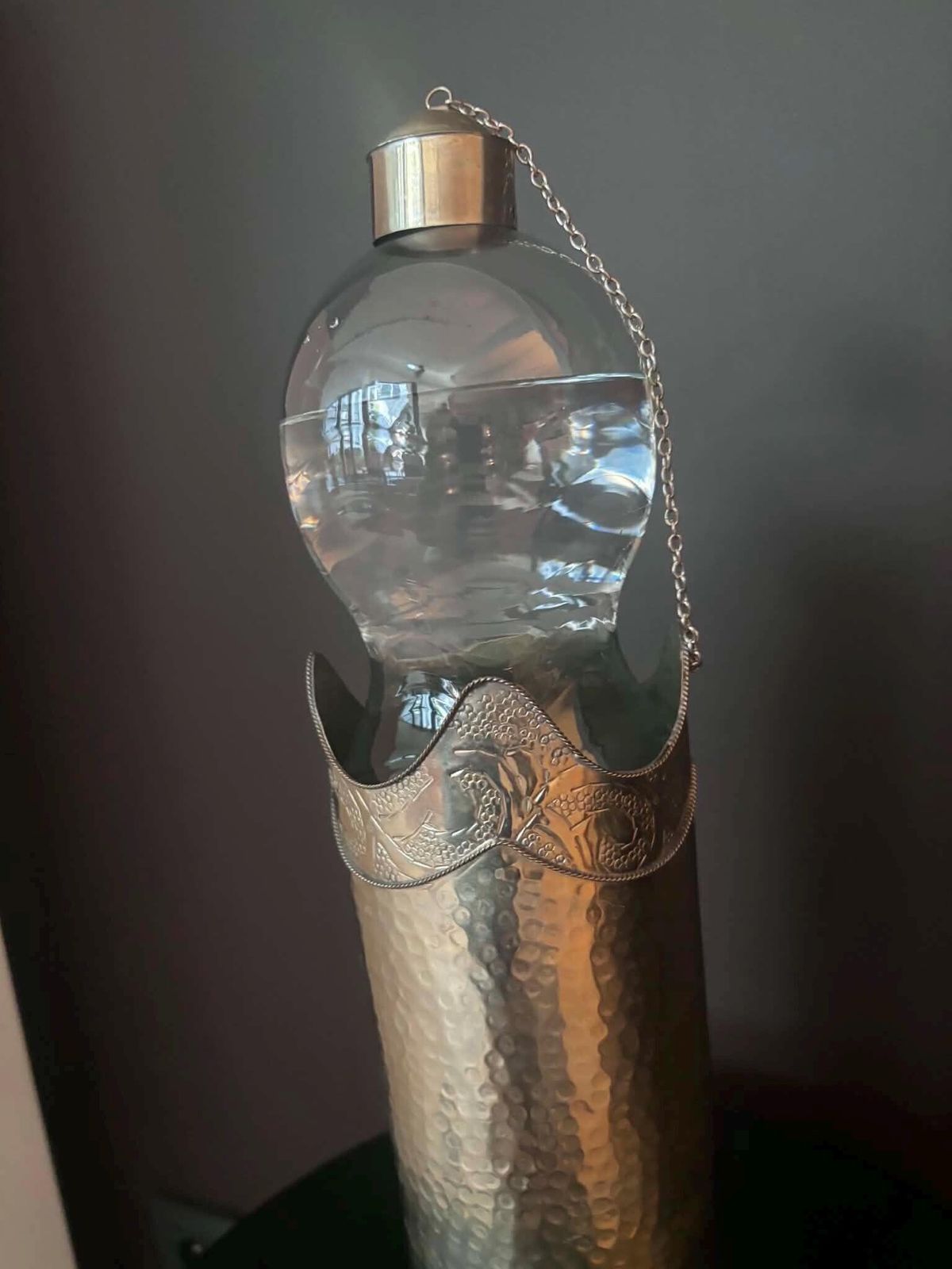 photo vinterior Metalen flessenhoes met stop – handgemaakt, Marokkaans