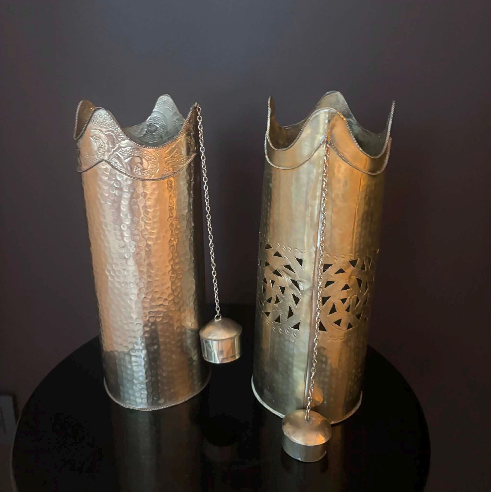 photo vintage Metalen flessenhoes met stop – handgemaakt, Marokkaans