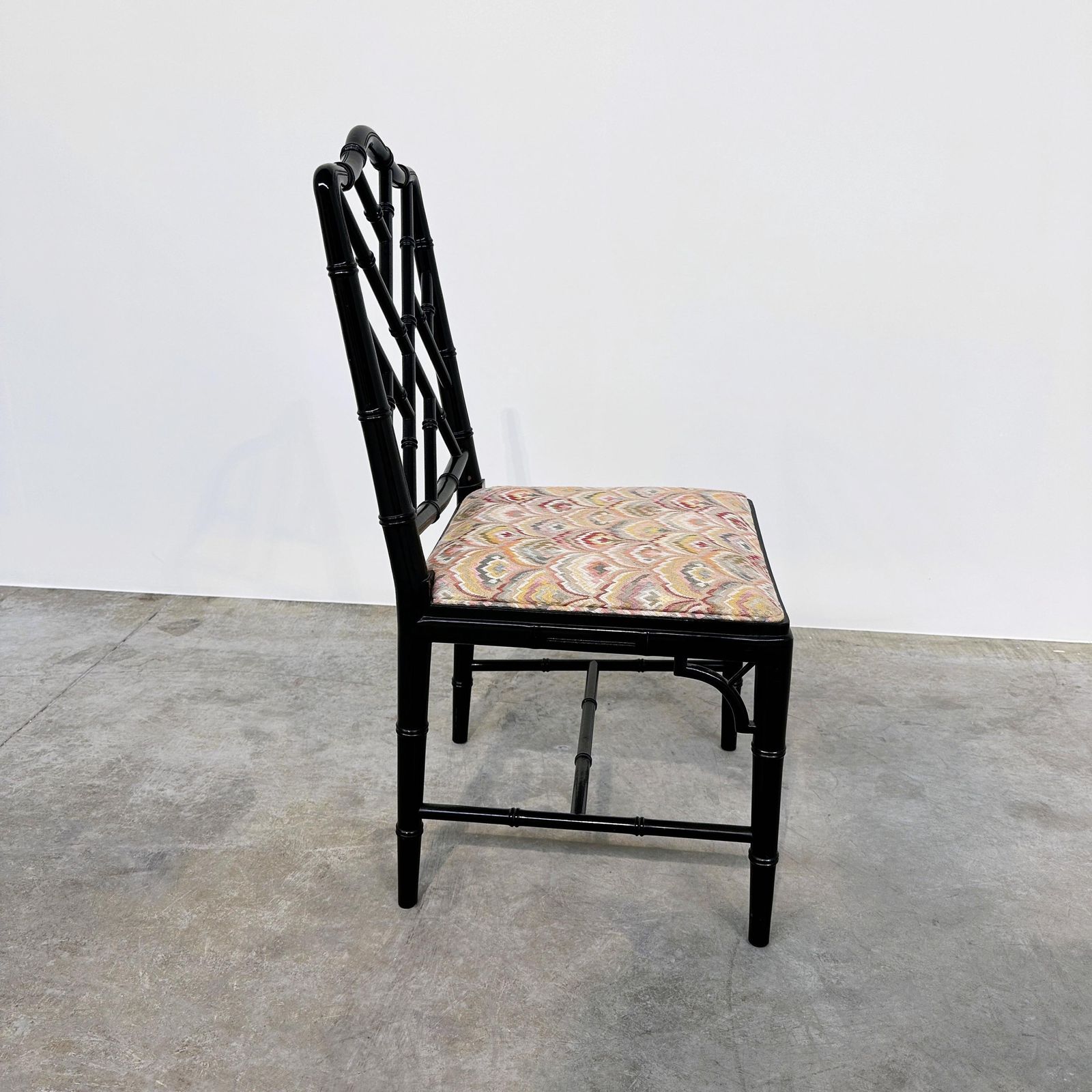 Set van 4 faux bamboe eetkamerstoelen in zwart lak, Hollywood Regency-stijl, jaren 1980 photo vinterior