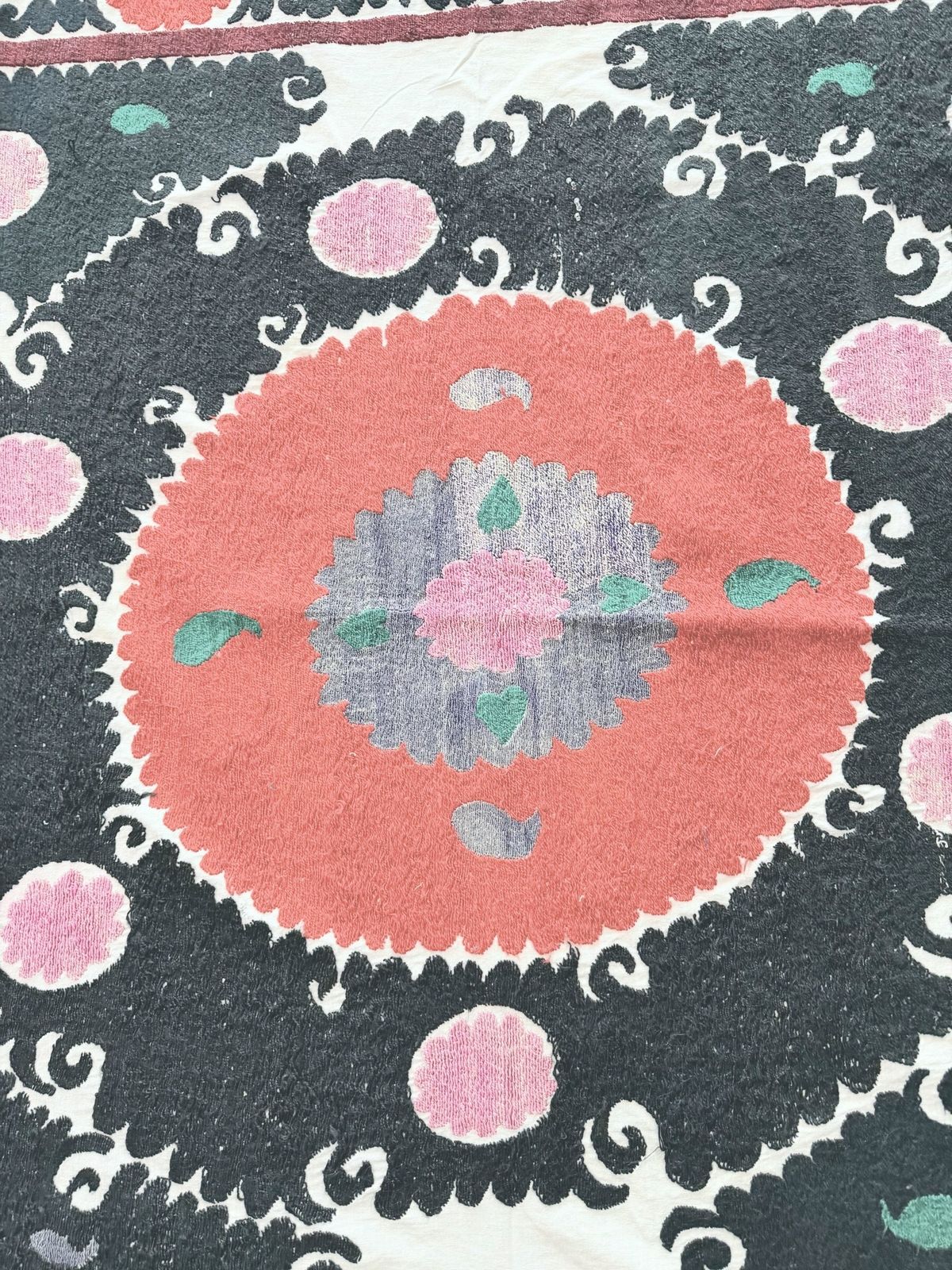 Suzani Tafelkleed Neutraal Grijs Samarkand Borduurwerk 127 x 135 cm photo 243.0