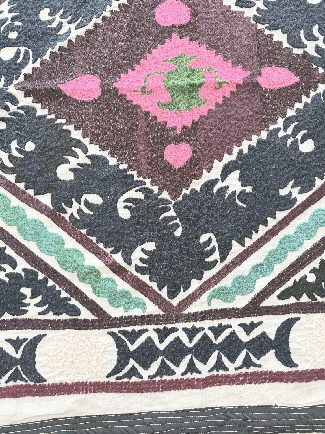 Nappe suzani des années 1960, Boukhara, 124 x 146 cm photo Textiles