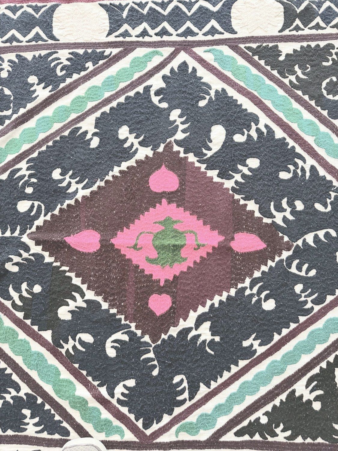 Nappe suzani des années 1960, Boukhara, 124 x 146 cm photo 256.0