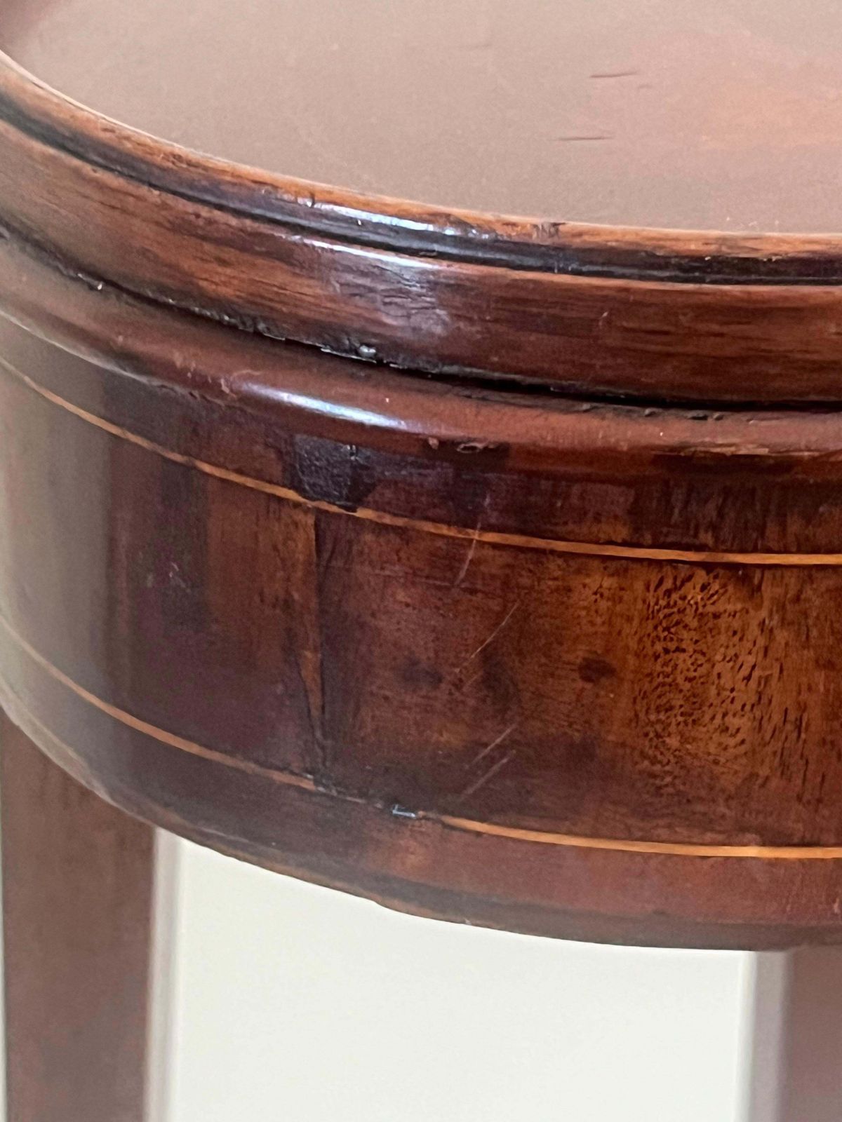 photo vinterior George III Sheraton Period Walnut Candle Stand With Gallery, English Circa 1775