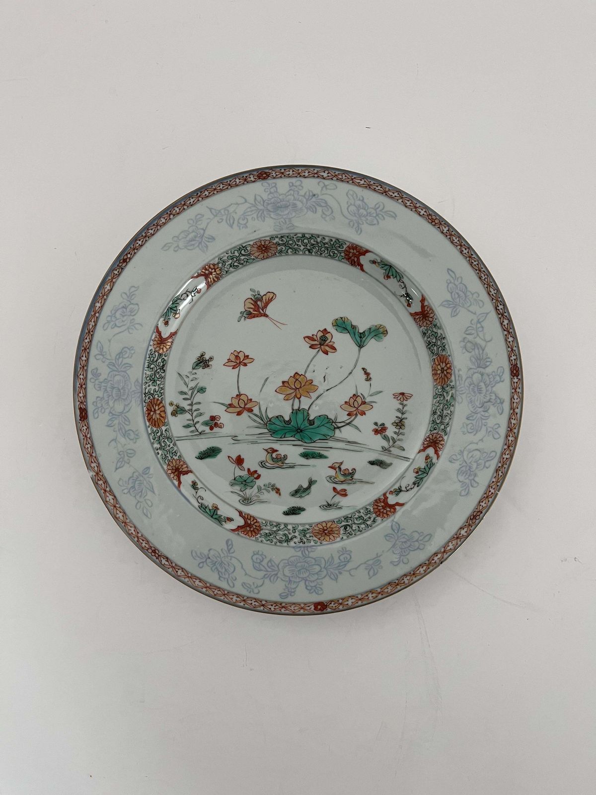 Chinees Kangxi Famille Verte bord, handgeschilderd porseleinen eendentafereel, ca. 1685 photo Woonaccessoires