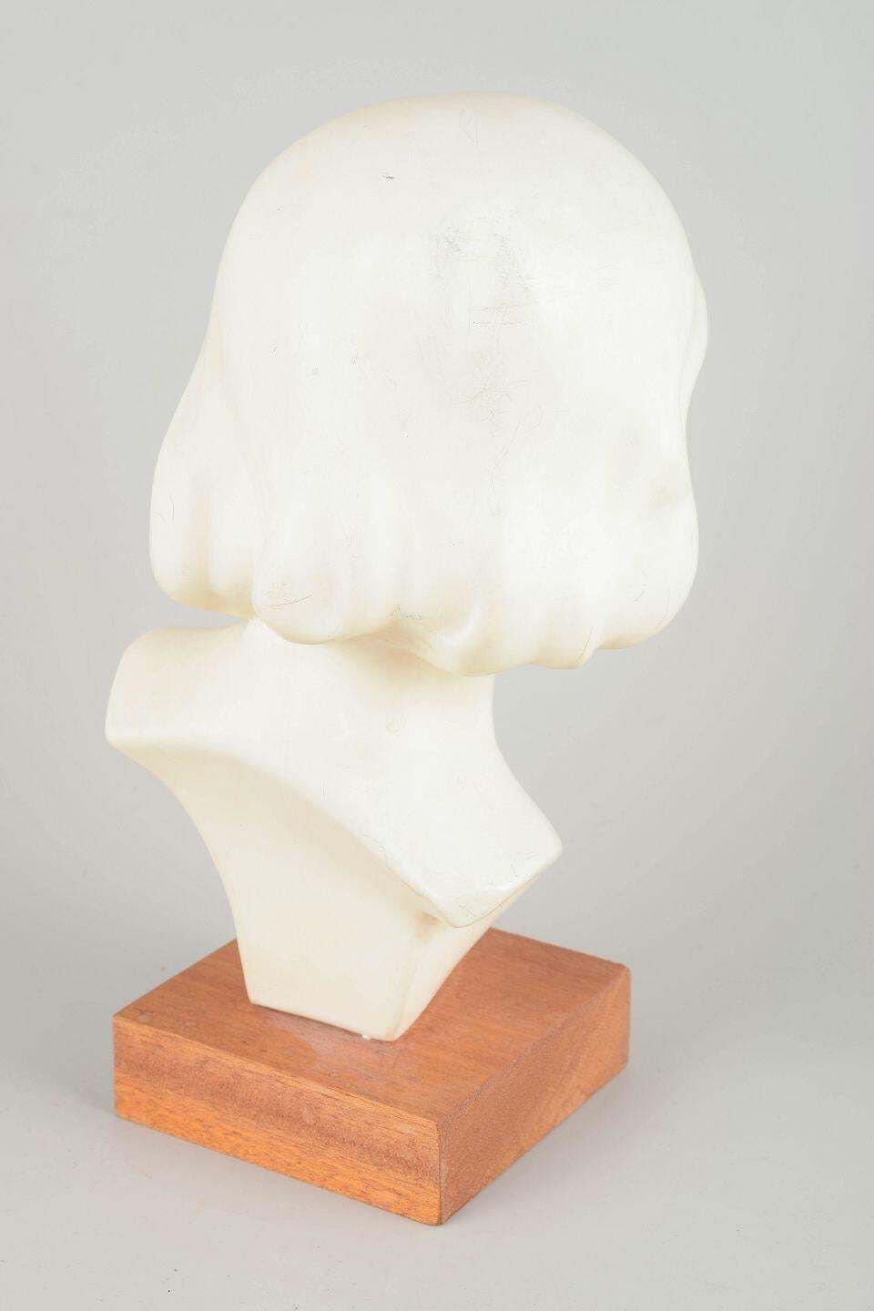 Påskliljan, Plaster Bust Of A Young Girl. Scandinavia, Mid 20th C. photo Art