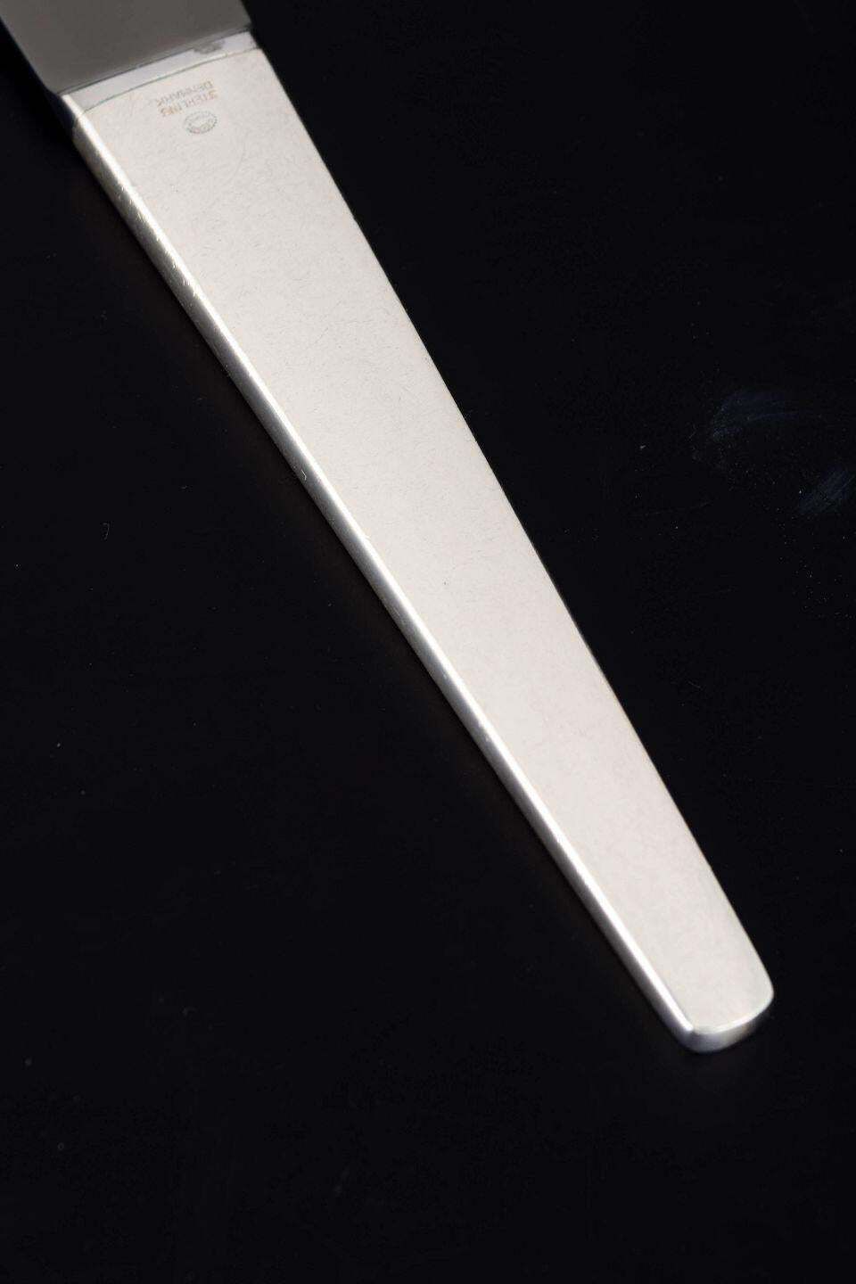 Henning Koppel voor Georg Jensen. 'Caravel' lunchmes in sterling zilver. photo for sale