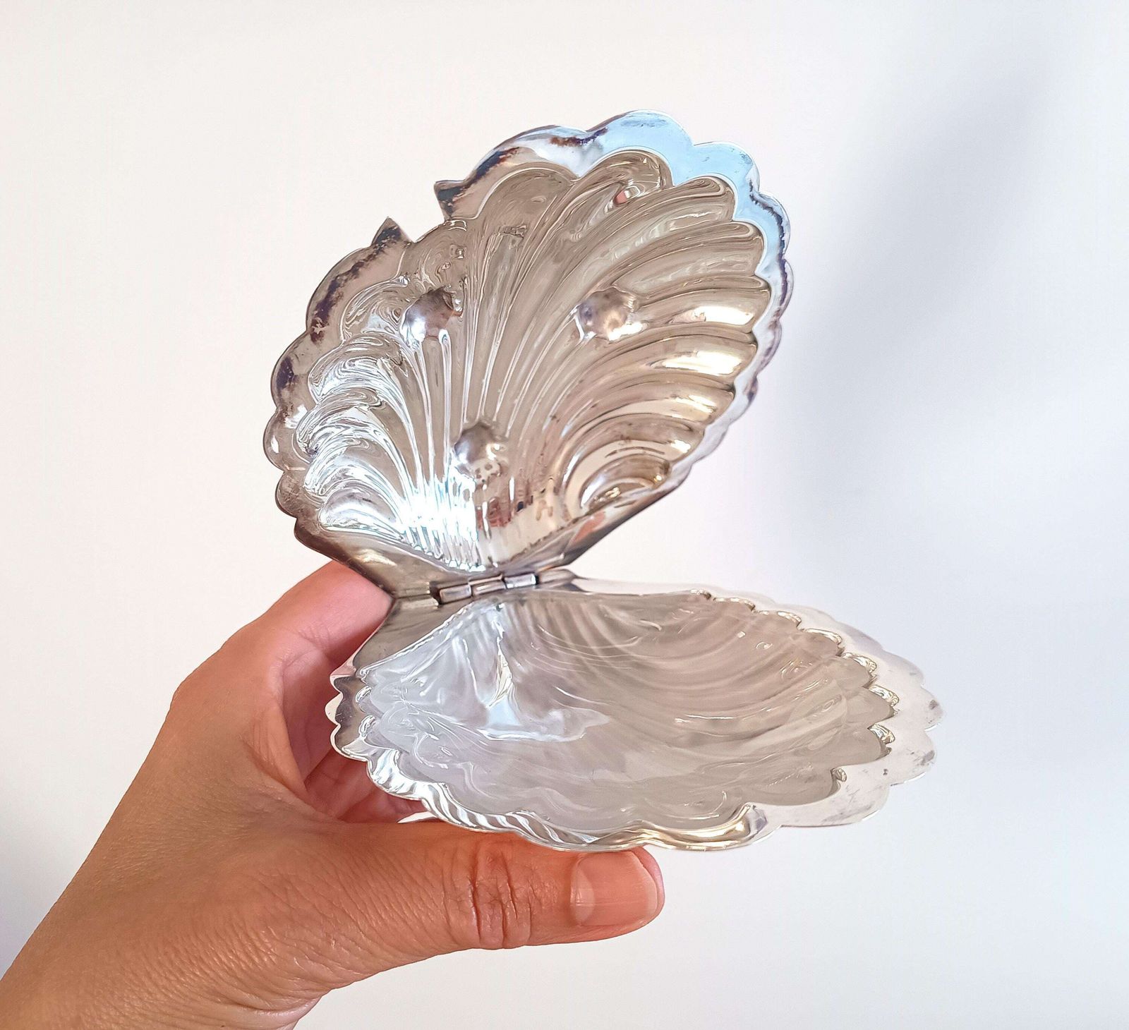 Vintage English Silver Plated Butter Oyster Shell Dish, Art Deco Frosted Glass Condiment Server photo furniture
