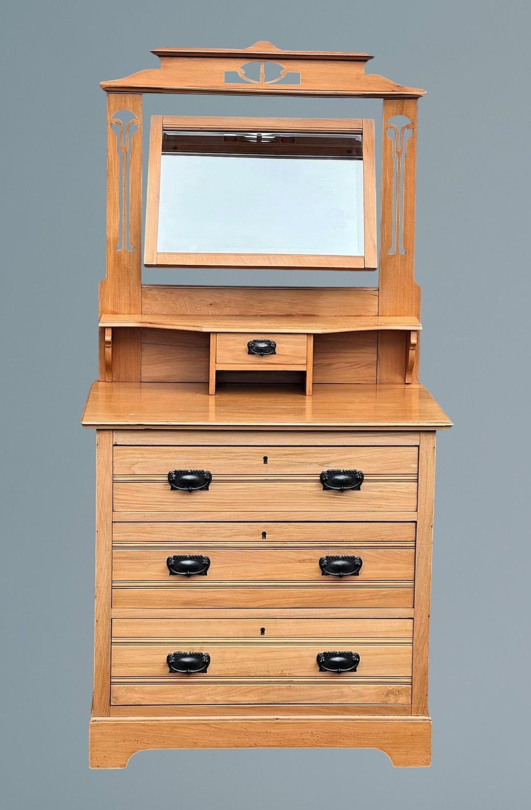 Edwardian Walnut Dressing Table photo furniture