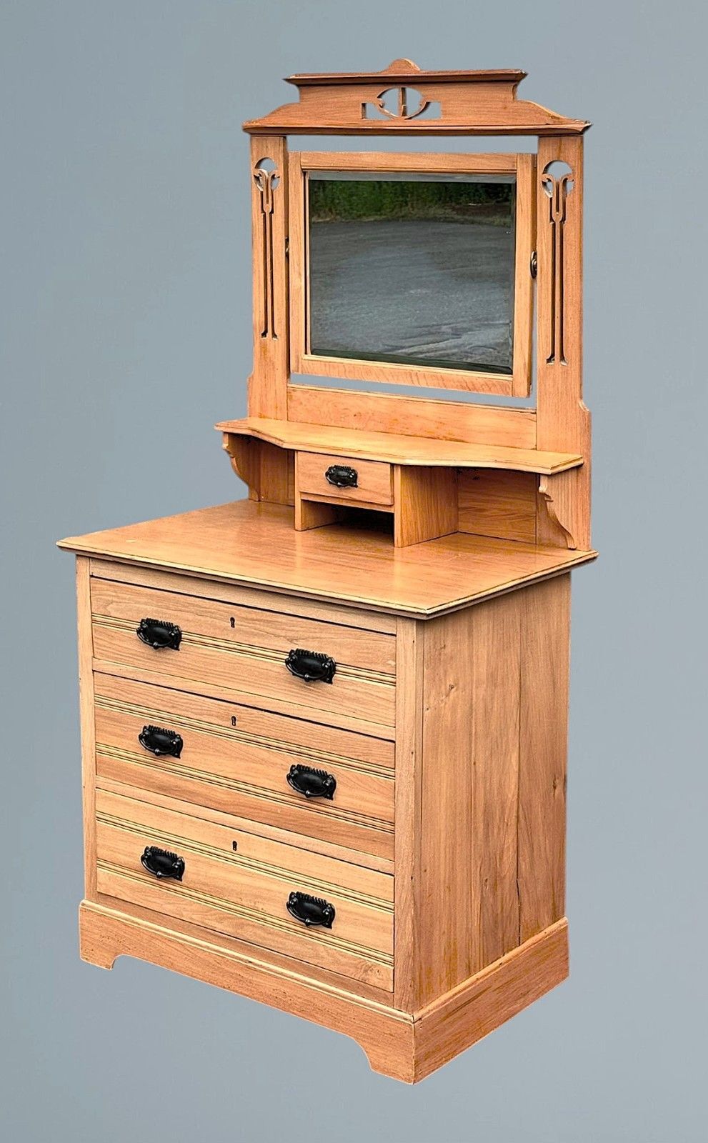 Edwardian Walnut Dressing Table photo for sale