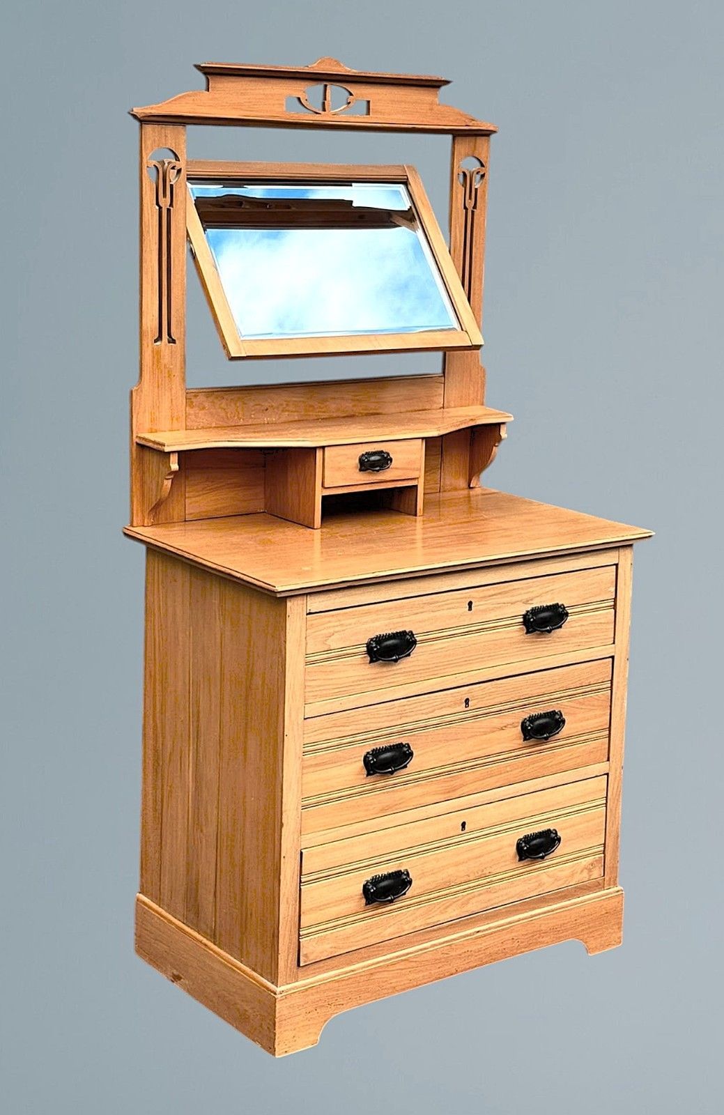 Edwardian Walnut Dressing Table photo Furniture