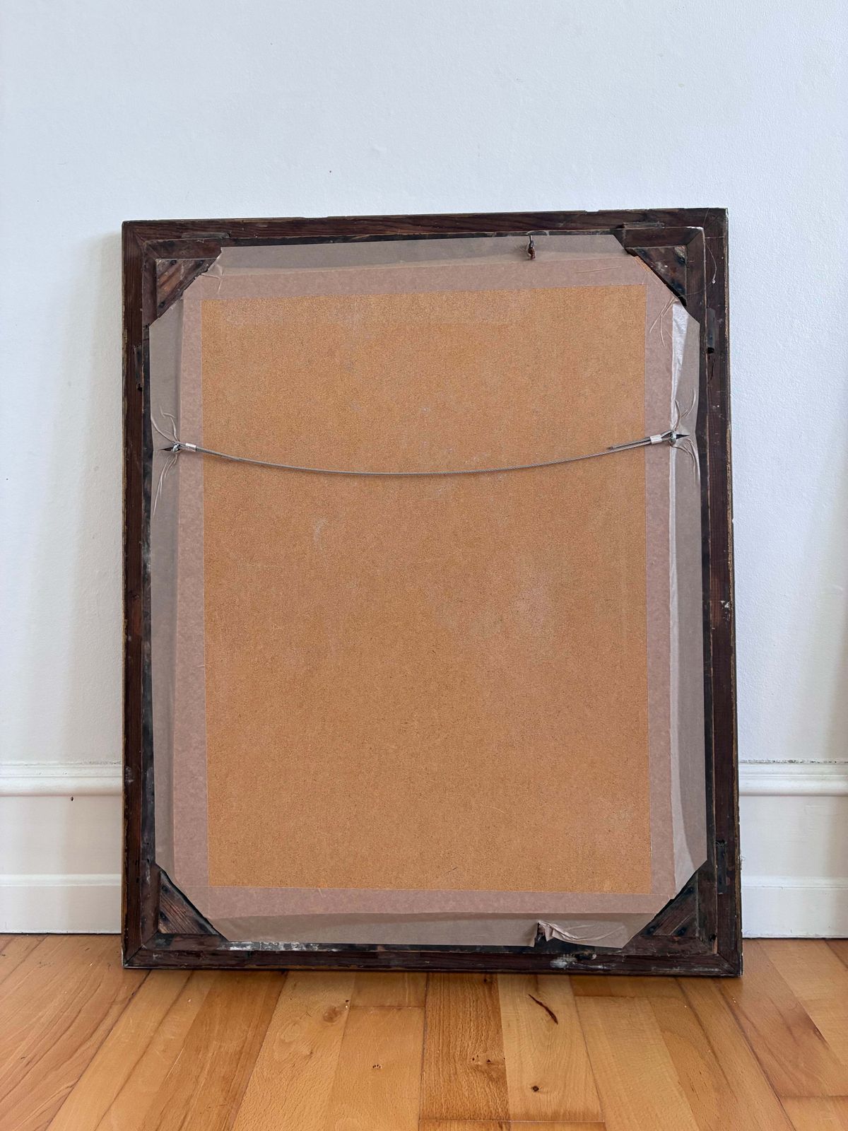 photo furniture Antieke vergulde wandspiegel in goud