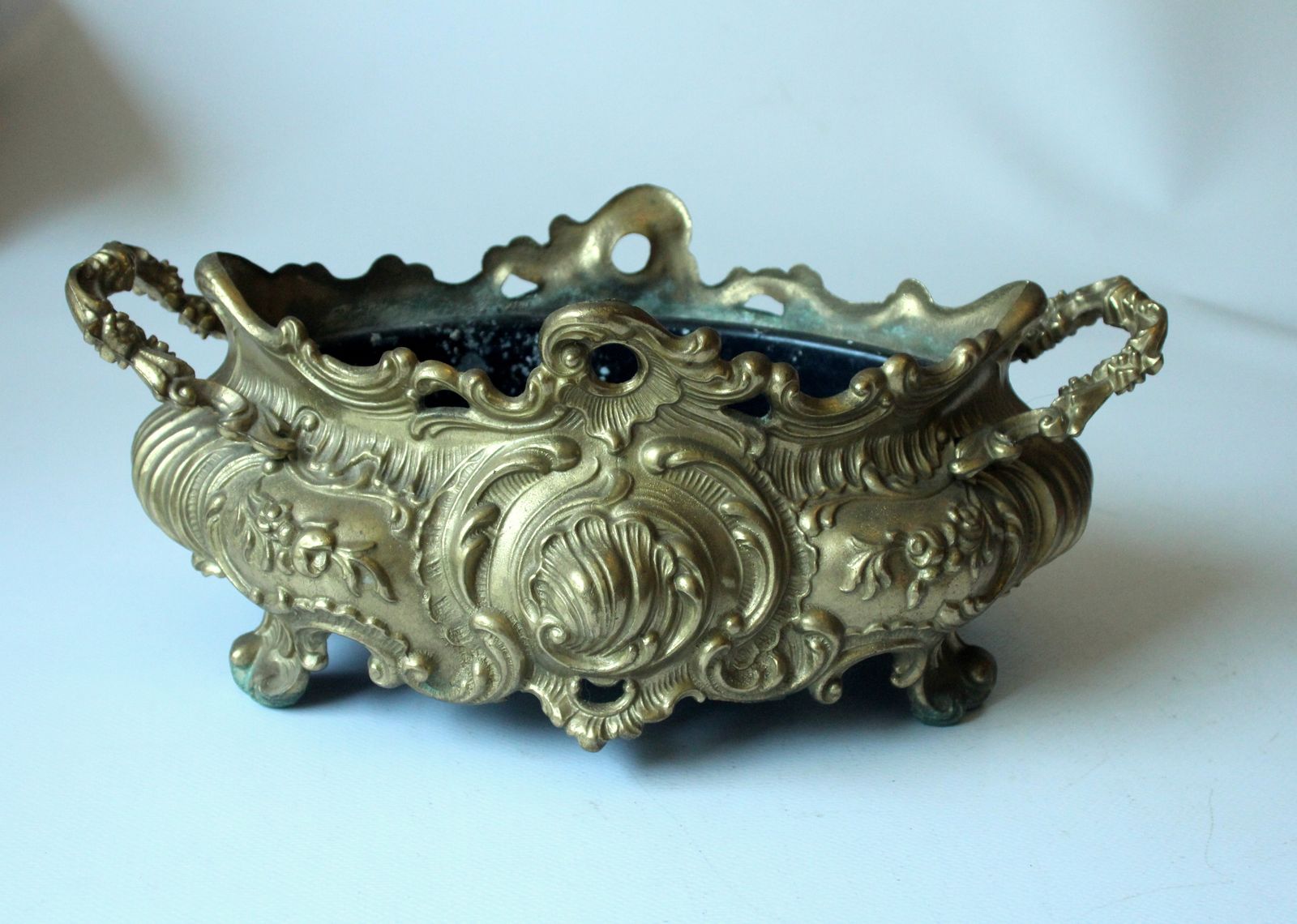 Bloempot | Art Nouveau jardinière van massief messing met metalen binnenbak, ca. 1900
