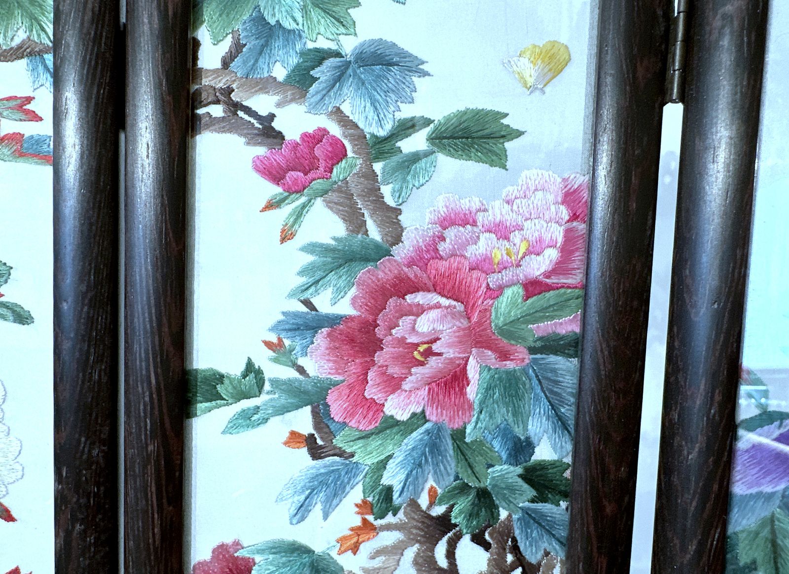 photo furniture Klein dubbelzijdig tafelscherm   Suzhou-zijdeborduurwerk   Mid Century