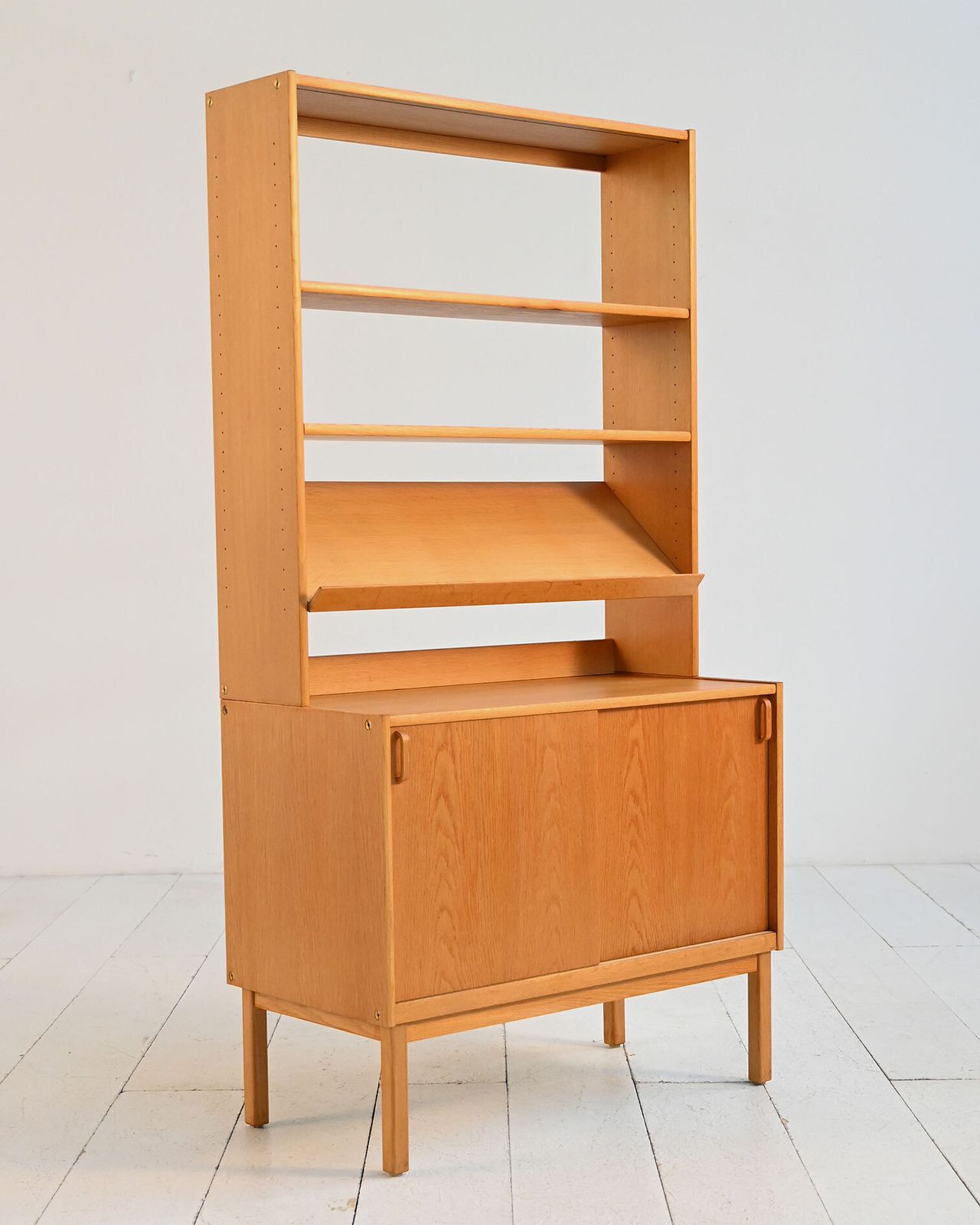 "Bodafors" Wandkast van Bertil Fridhagen, 1964 photo furniture
