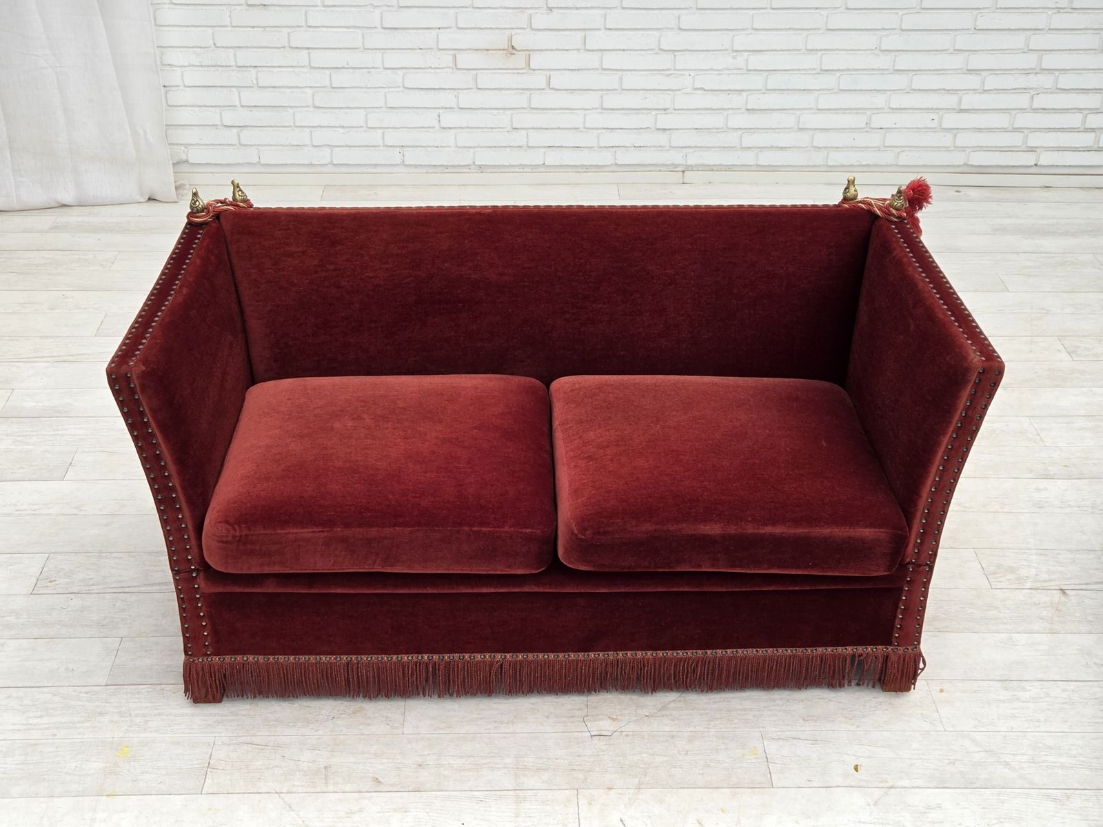 Deens 2-zits "Spanish" sofa met neerklapbare armleuningen, jaren 1970, bekleed met meubelvelours. photo furniture
