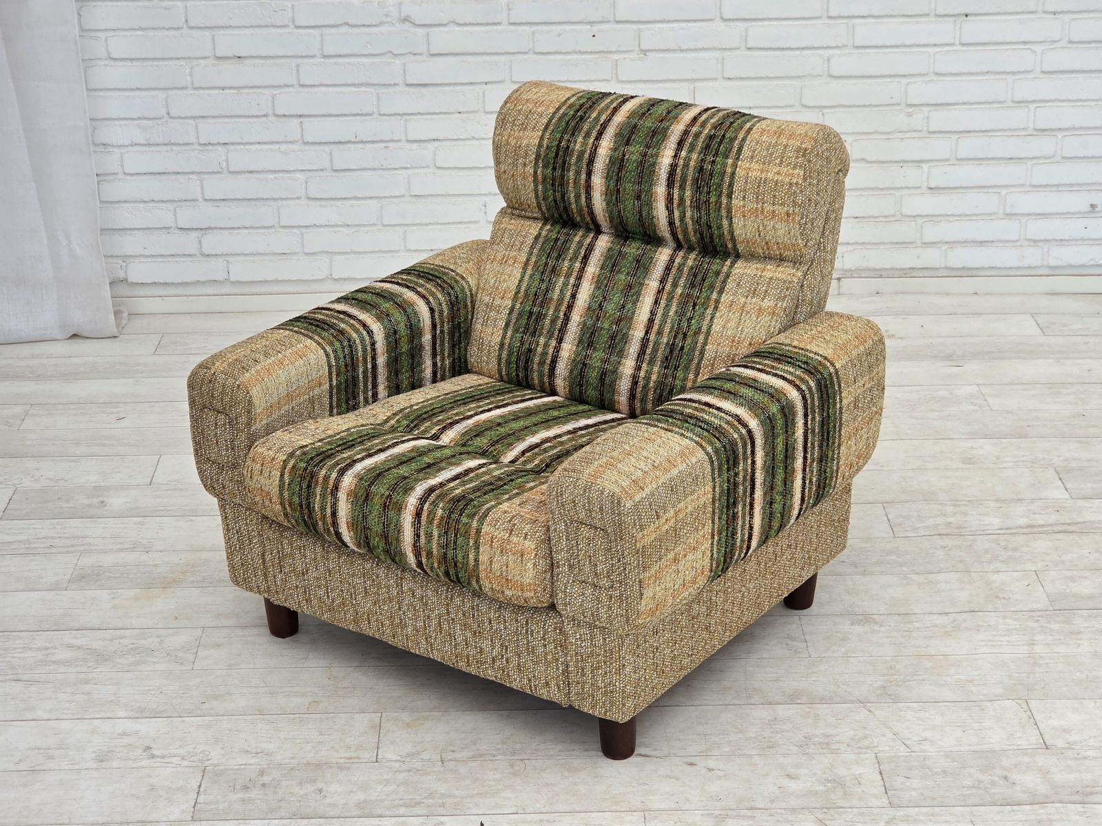 photo vintage 1980s, Danish Club Chair By Nisbo Horsens, Furniture Wool.