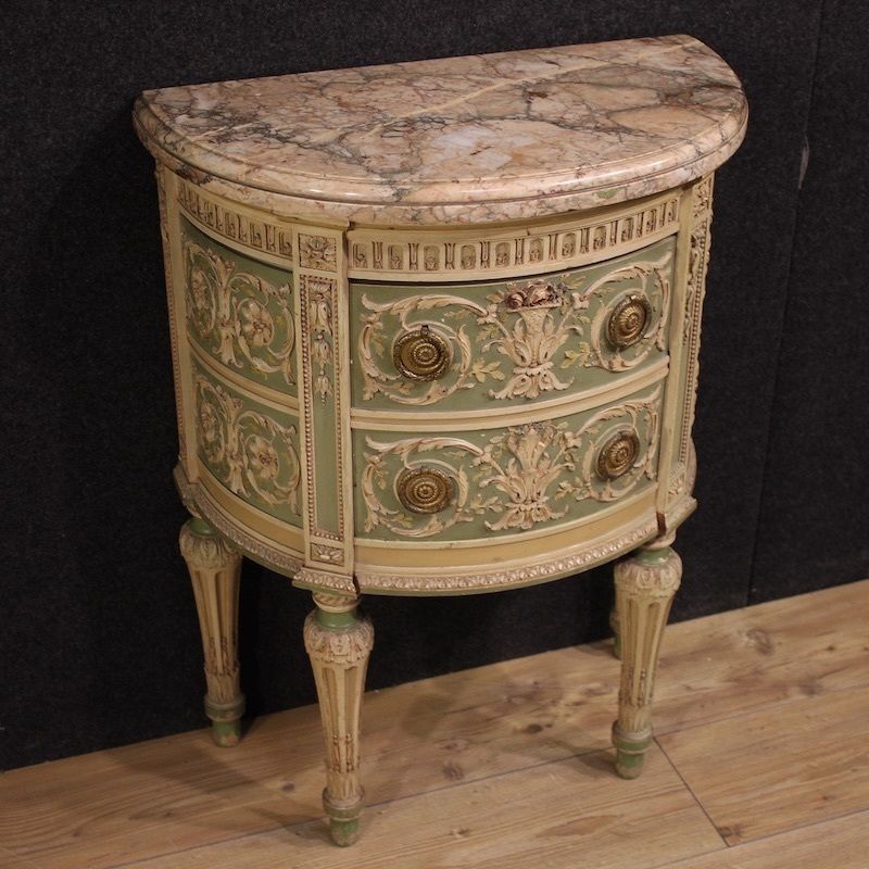 photo for sale Paire de tables de chevet italiennes laquées de style Bonzanigo, Louis XVI