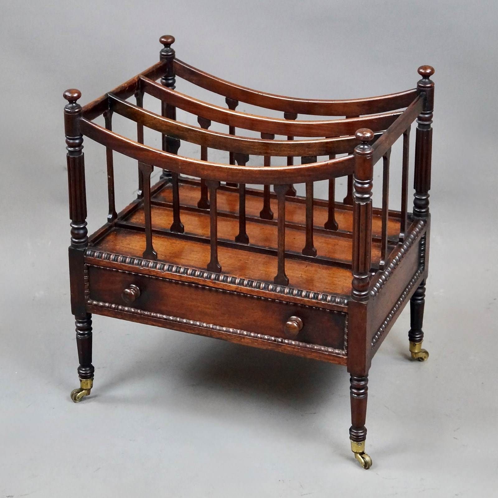 Een bijzondere William IV mahonie Canterbury