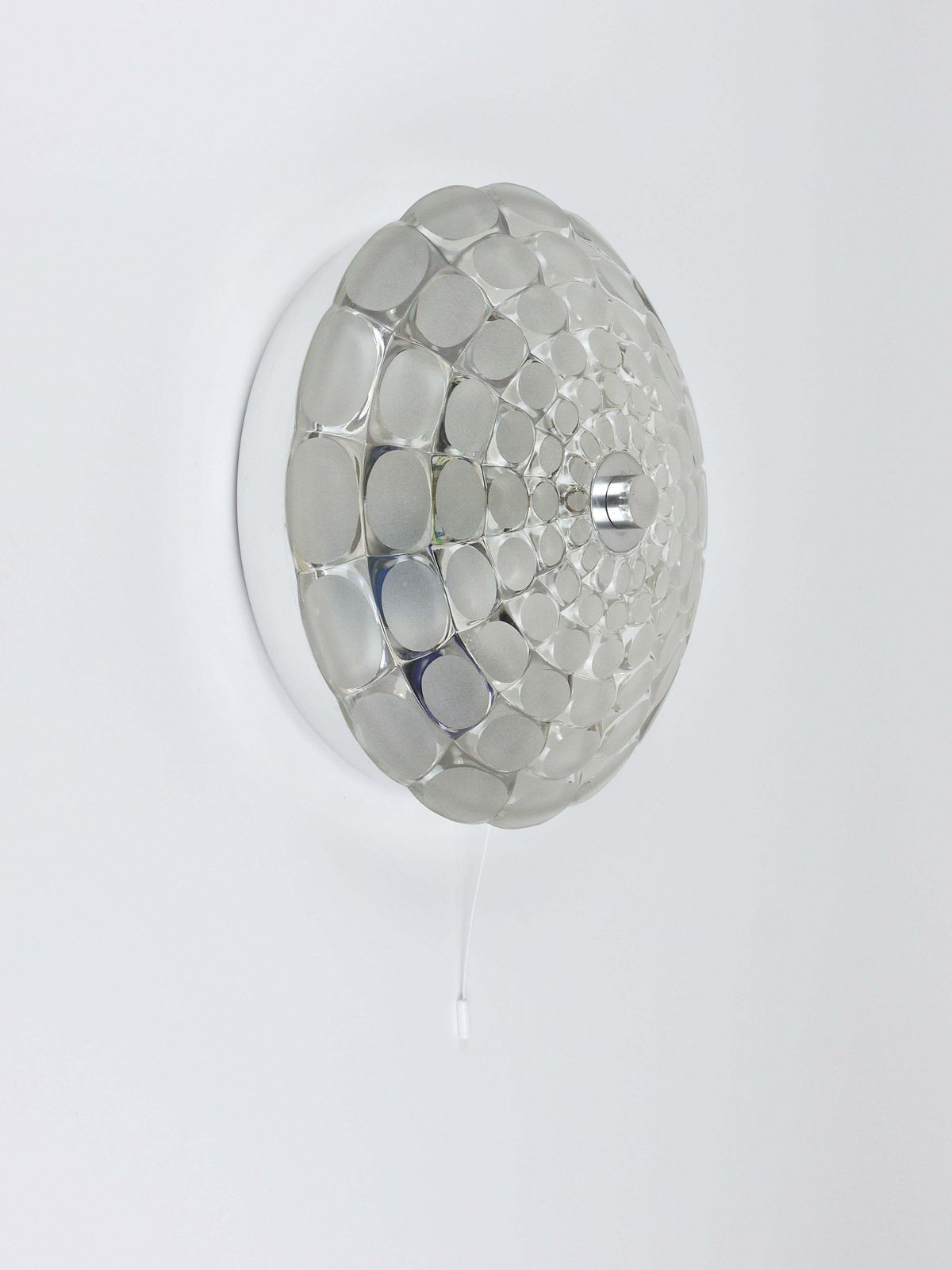 642.0 Peill & Putzler Grote Ronde Op Art Glazen Wandlamp, 1970s photo
