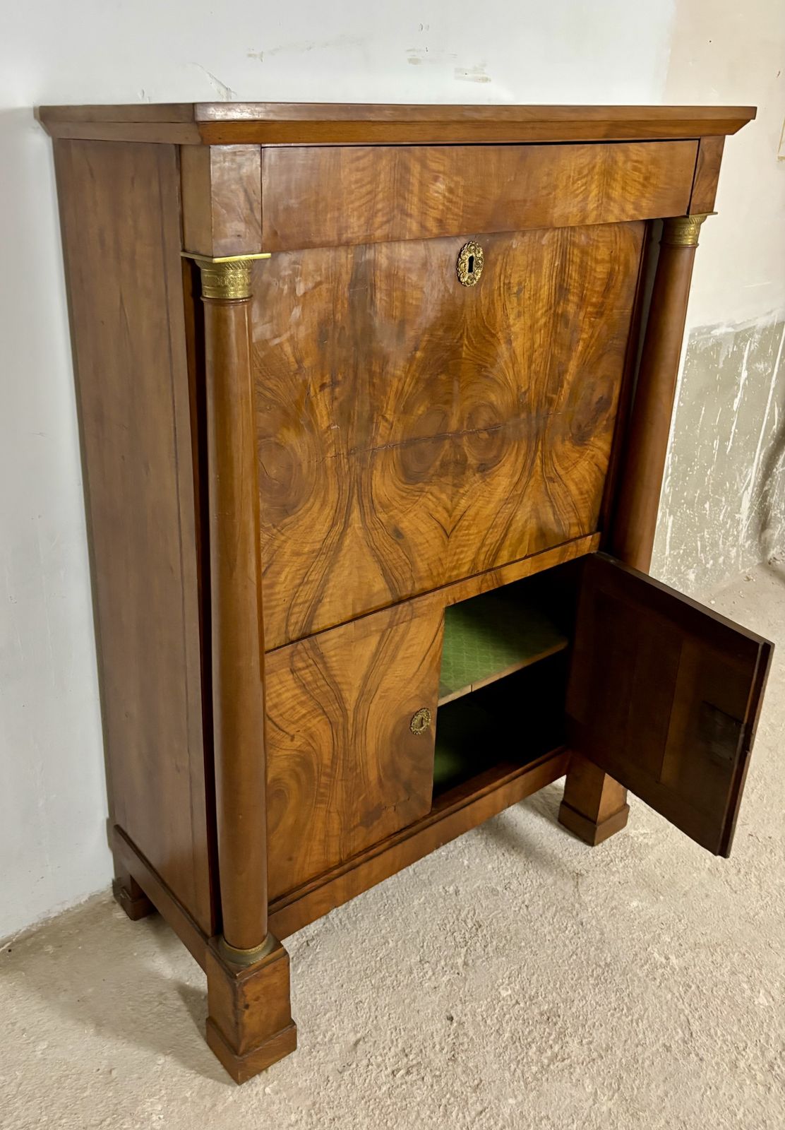 photo vinterior Grote Franse Empire secretaire abattant in walnoot, begin 20e eeuw