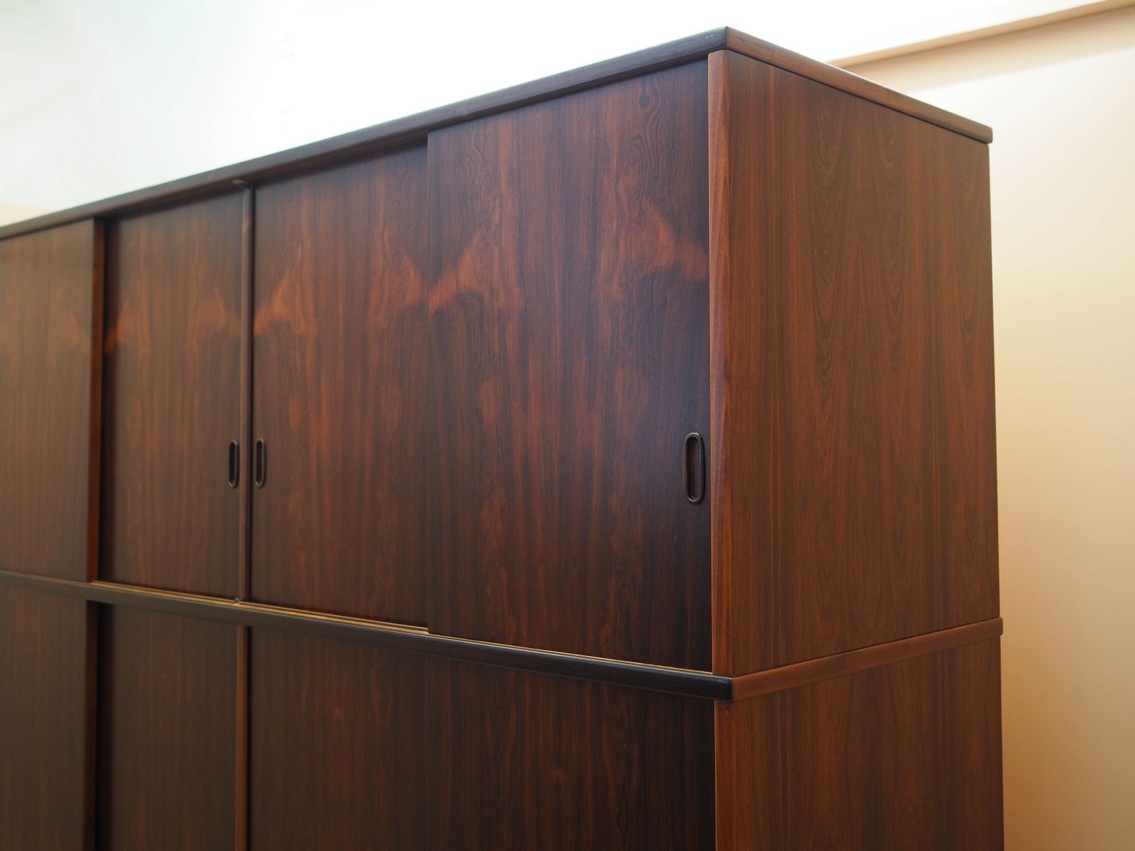 Vintage kledingkast, Deens design, jaren 1970, gemaakt in Denemarken photo buy