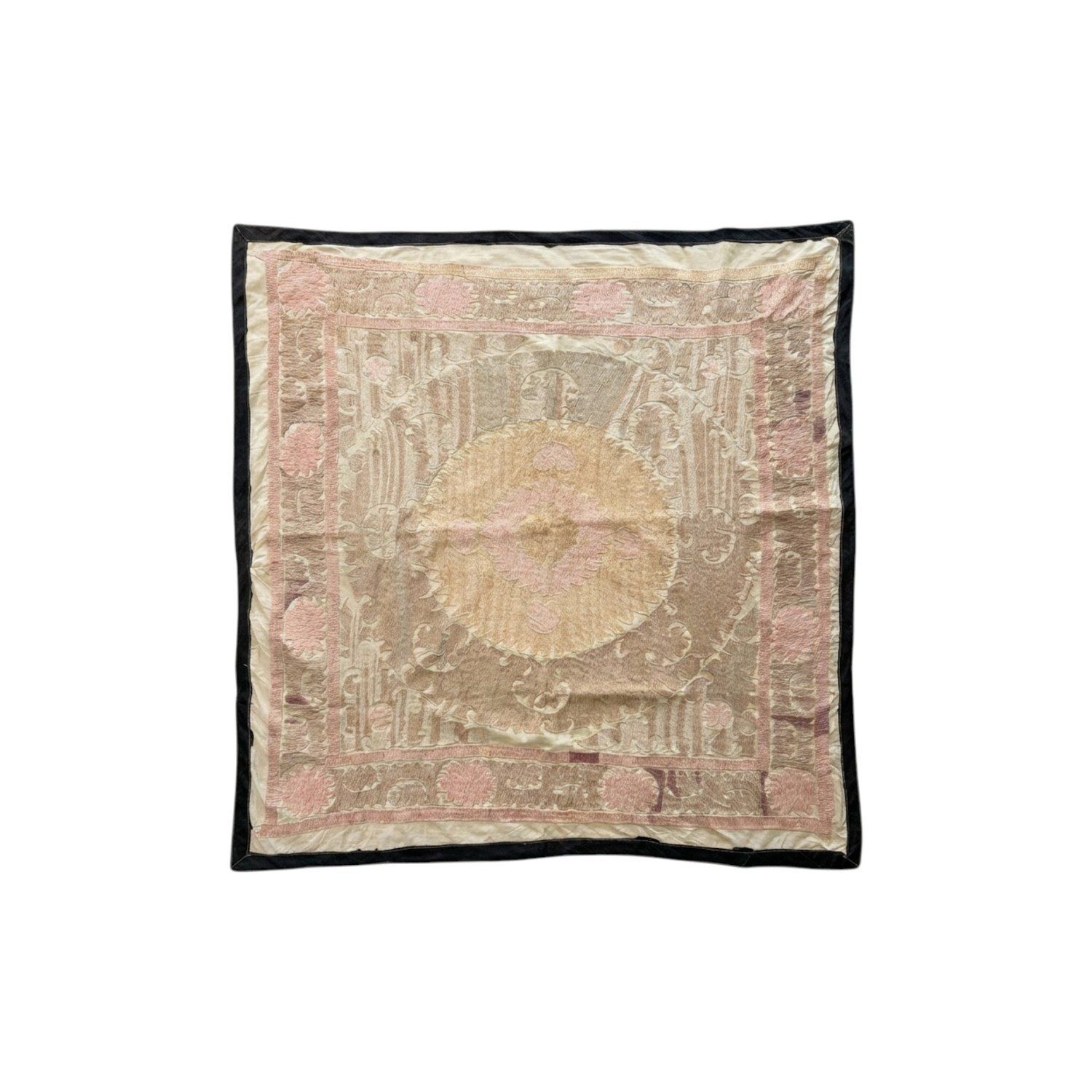 Suzani Tribal Textiel, Neutraal Beige Oezbeeks Tafelkleed 135 x 138 cm
