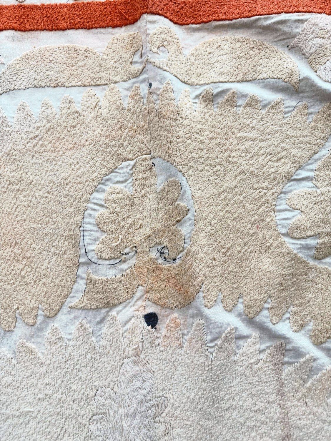 Met de hand geborduurd suzani wandkleed in neutrale beige tinten 152 x 154 cm photo 336.0