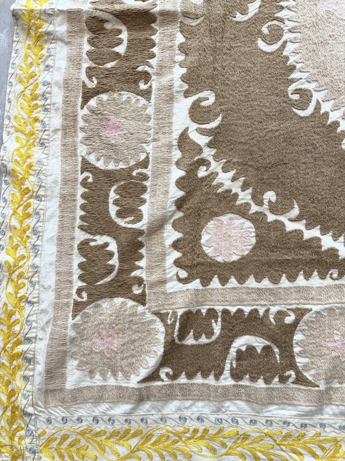 Suzani décoratif vintage d'Asie centrale, tenture murale   156 x 162 cm photo Textiles