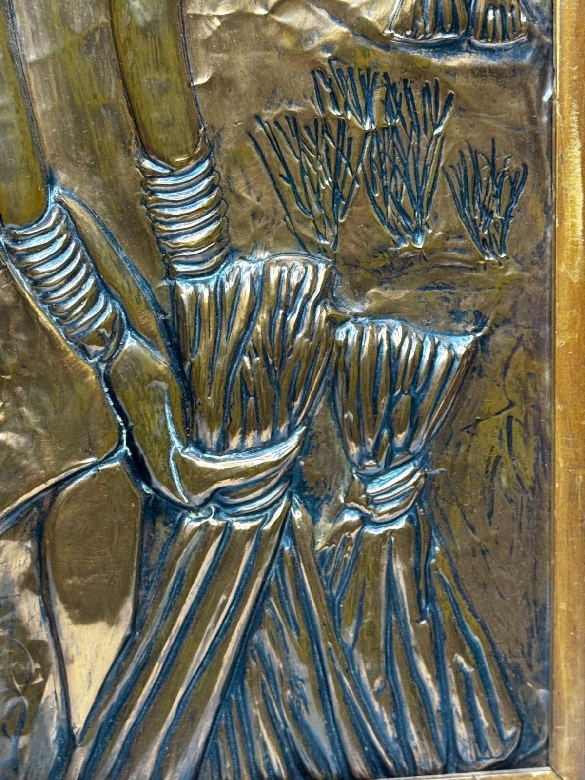 Kunst Mid Century Oost-Europees Koperen Oogstmaagd Handbewerkt Modernistisch Reliëf photo