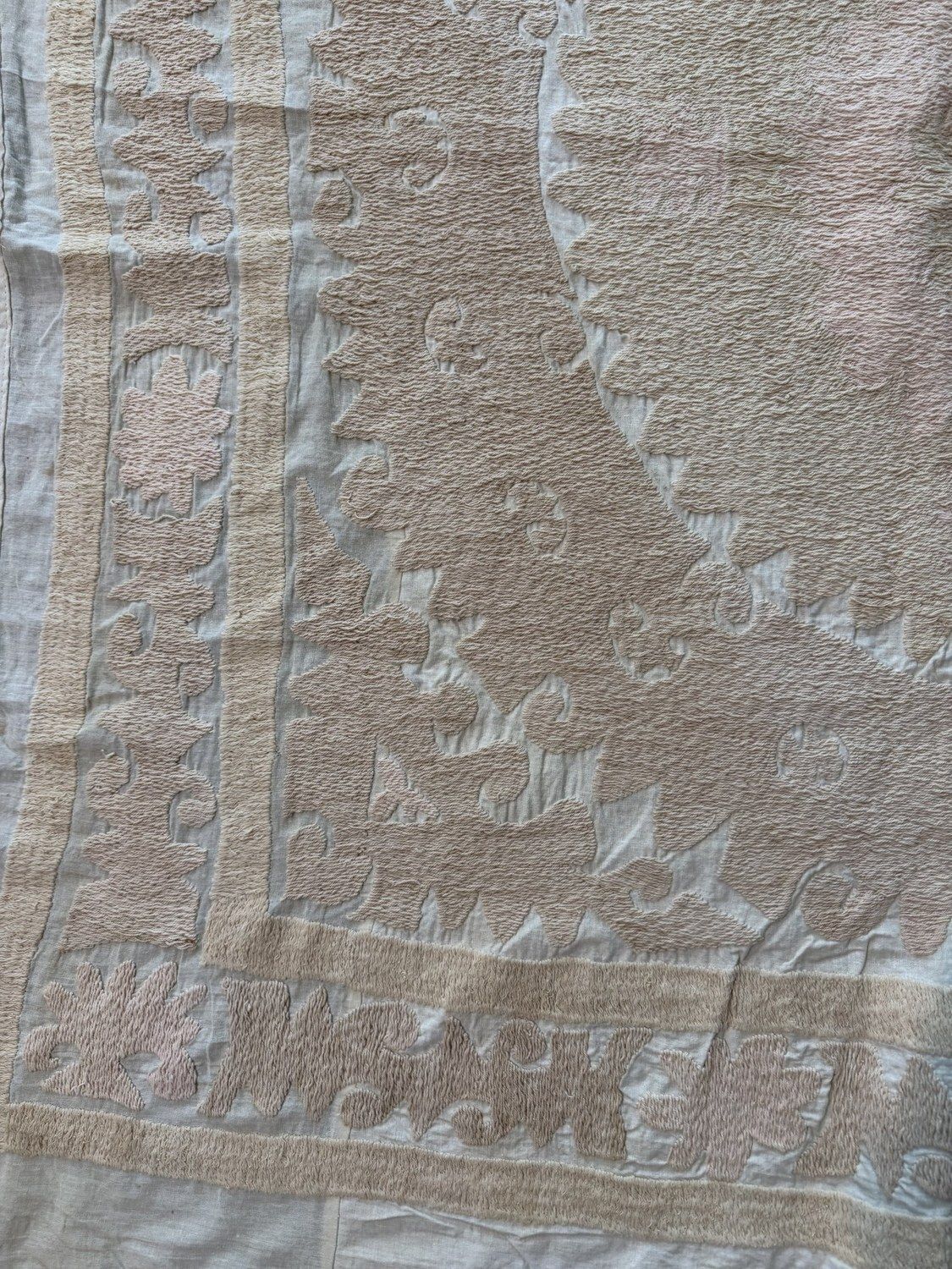 Met de hand geborduurd wit-beige Samarkand Suzani tapijt 130 x 130 cm photo Textiel
