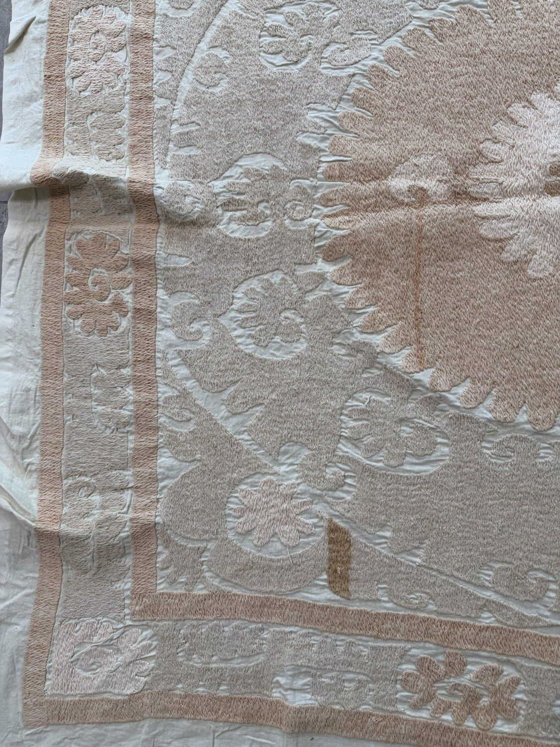 Hand Embroidered White Pink Samarkand Suzani Tapestry 131 X 133 Cm photo Textiles