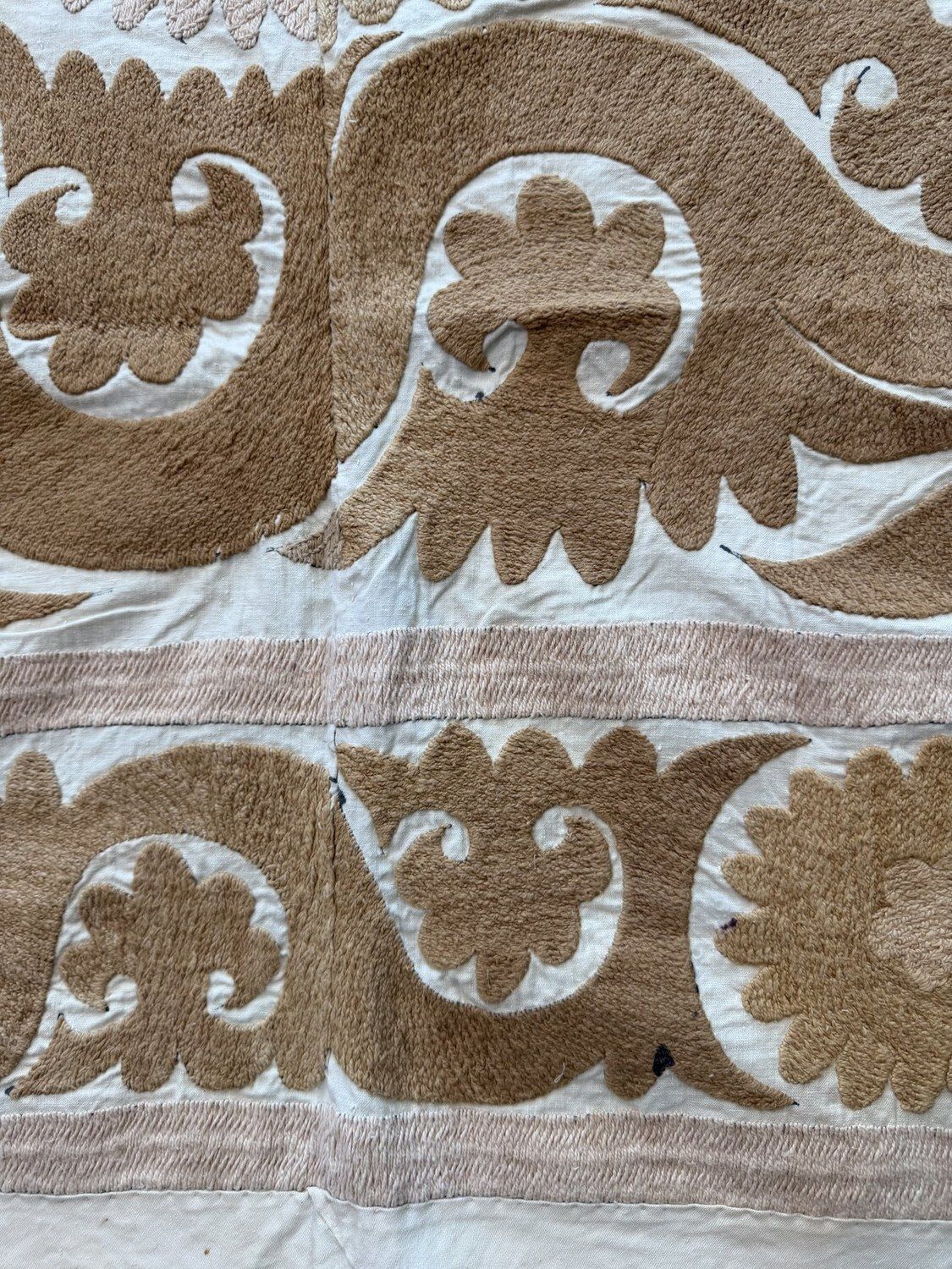 Decorative Brown Beige Bukhara Suzani Wall Decor 150 X 154 Cm photo Textiles