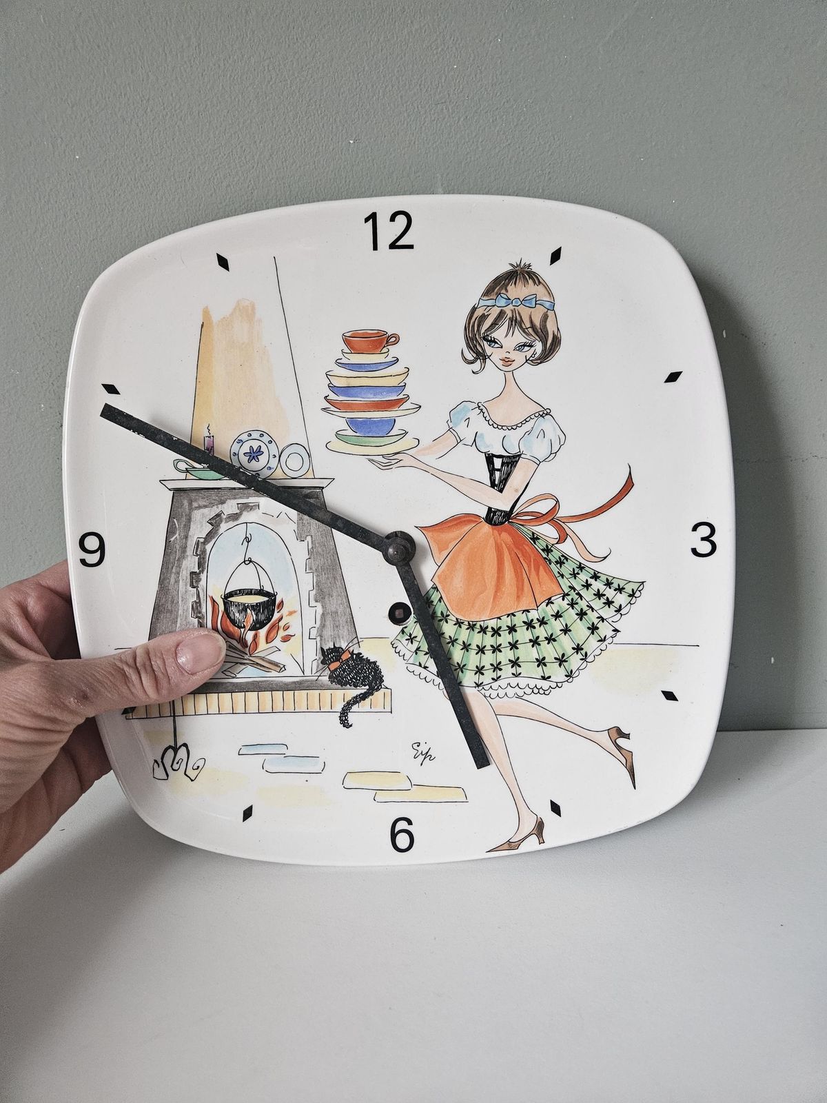 Vintage Italiaans keramisch wandklokje A.C.R. Mid Century Keuken Damesillustratie   Niet getest photo furniture