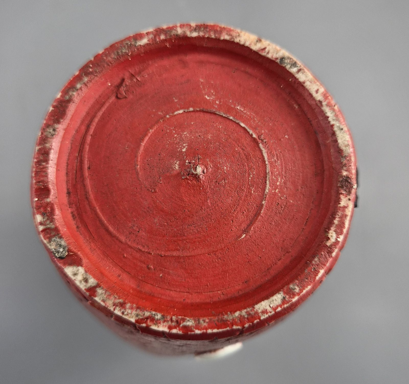 Woonaccessoires Japanse Sumida Gawa vaas, gesigneerd Ban Ni, wijze man en karako, lavendel flambé, Meiji ca. 1900 photo