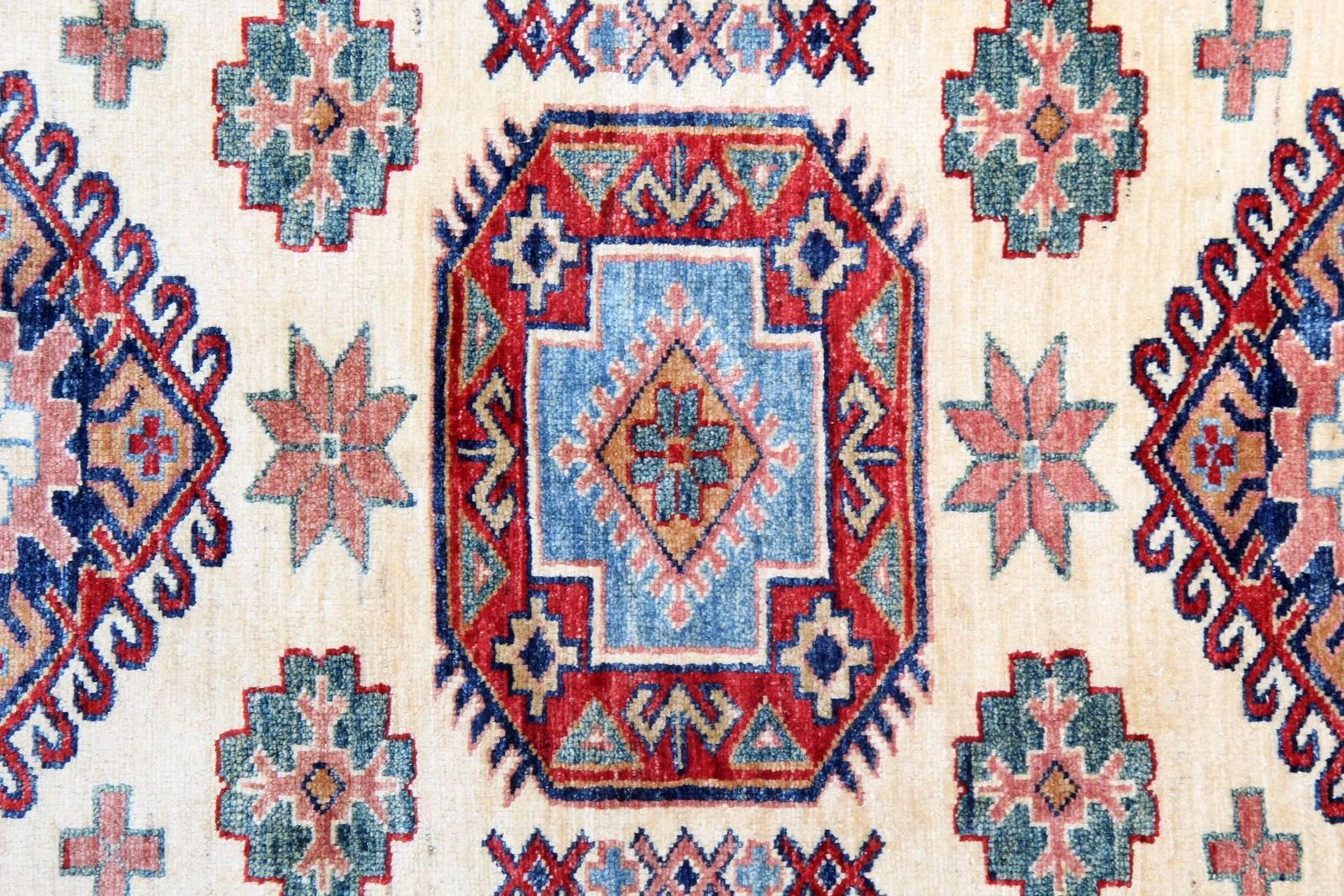 Tapis géométriques faits main, tapis rustique crème pour salon, 84 x 122 cm photo for sale