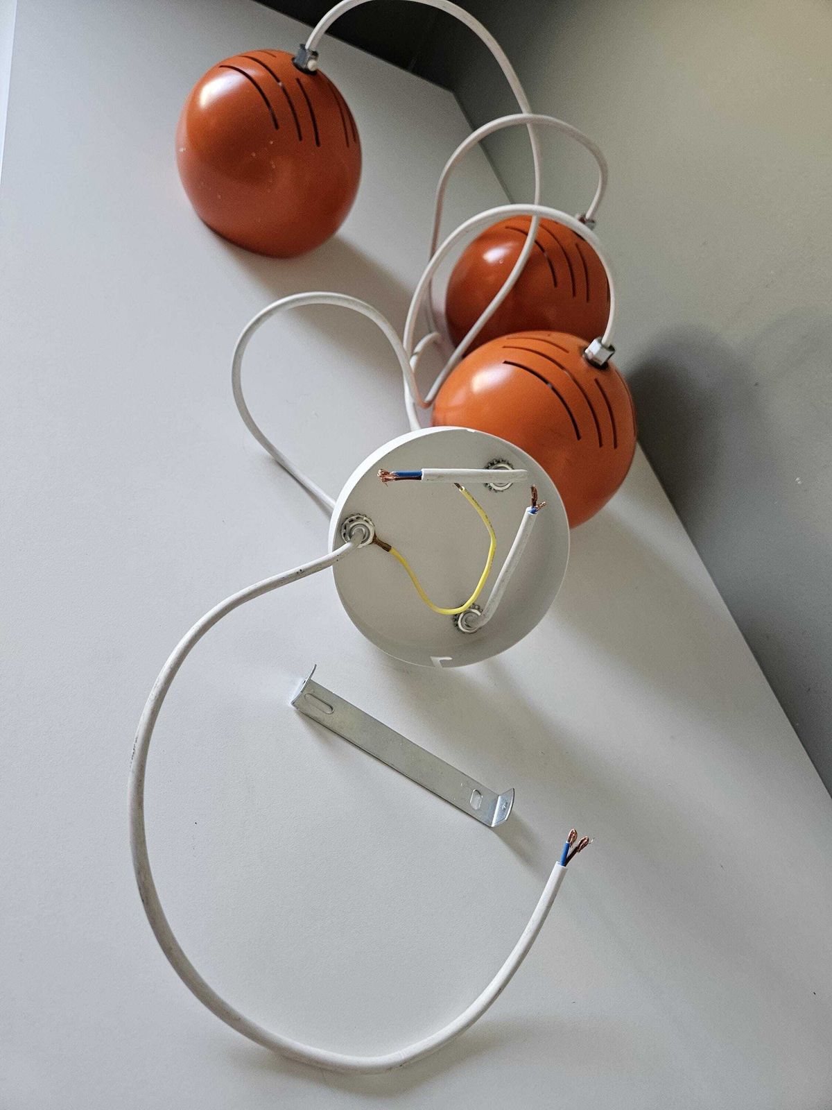 Set van 3 oranje cascade hanglampen – Space Age bollampen, jaren 1970 photo vintage